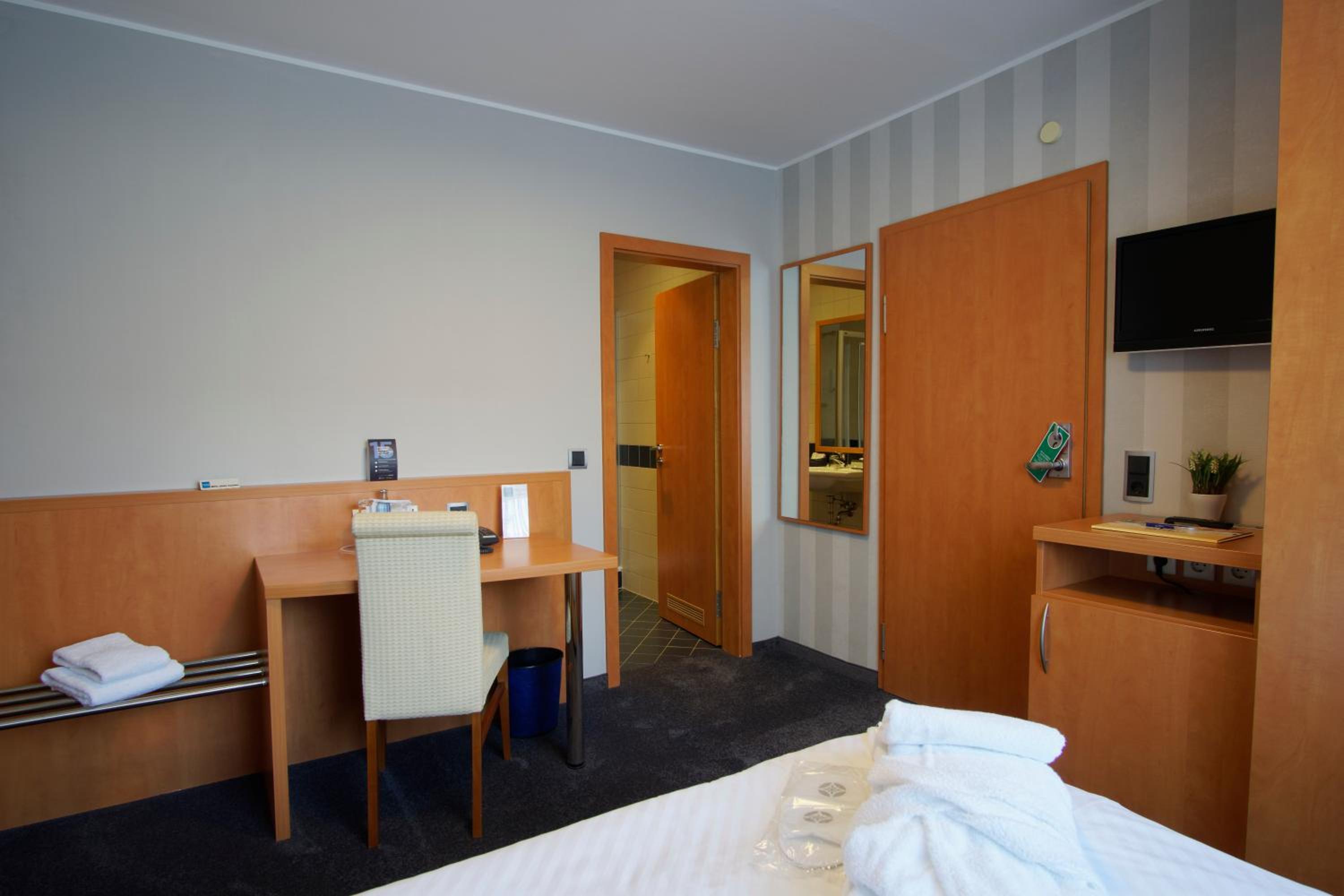 Single Room 150 meters from the main building photo 1