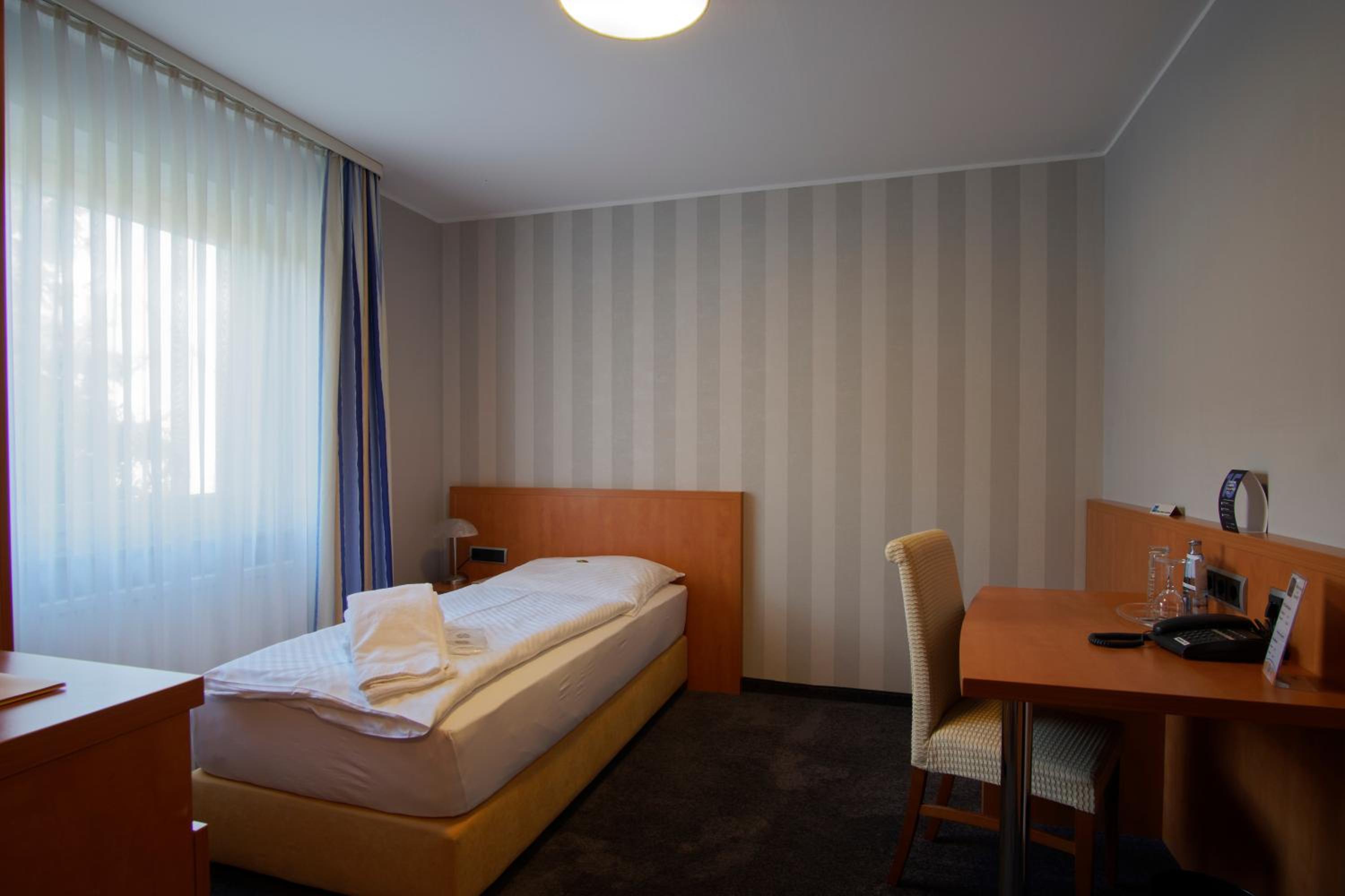 Single Room 150 meters from the main building photo 3