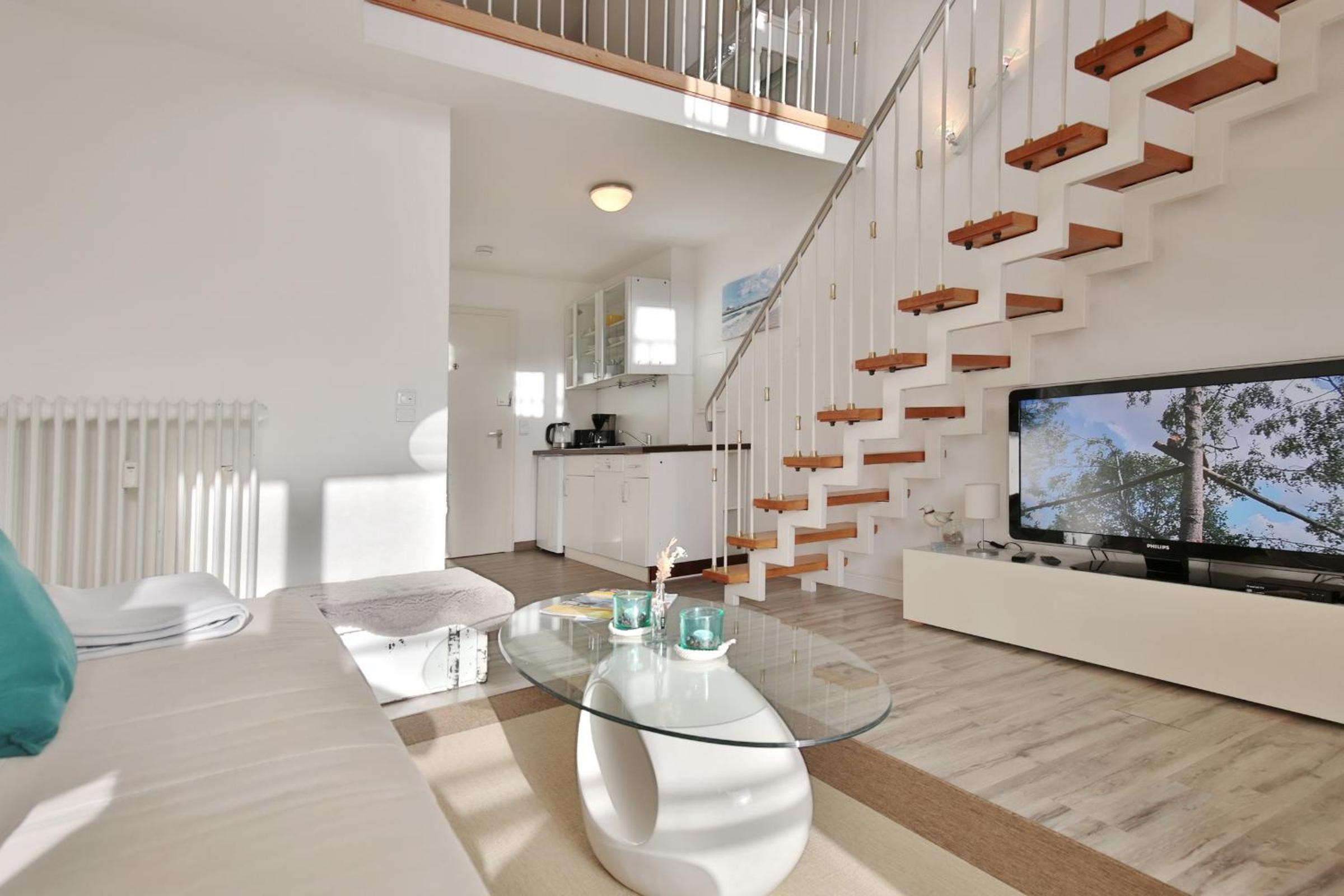 Apartment with Balcony photo 1