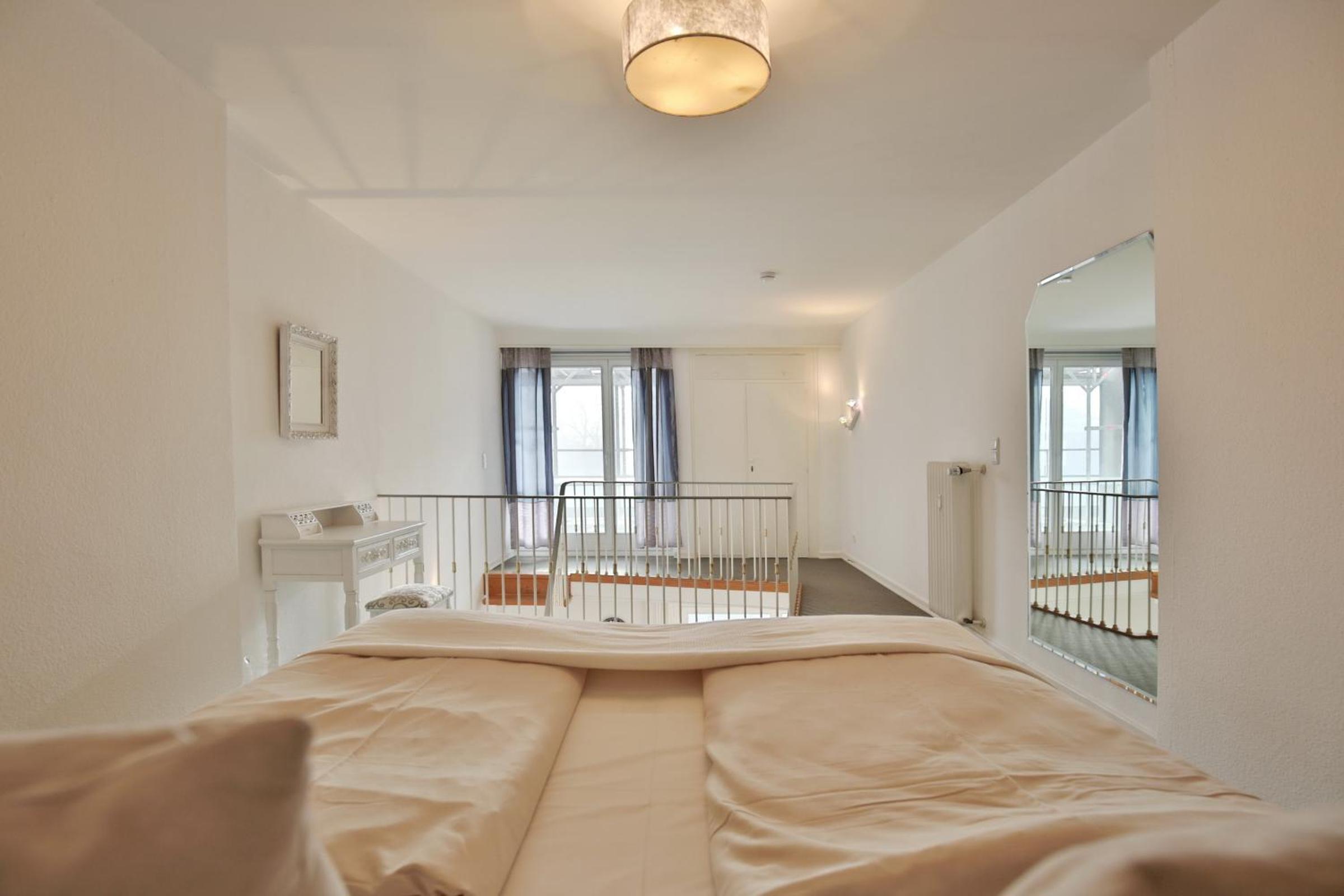 Apartment with Balcony photo 3
