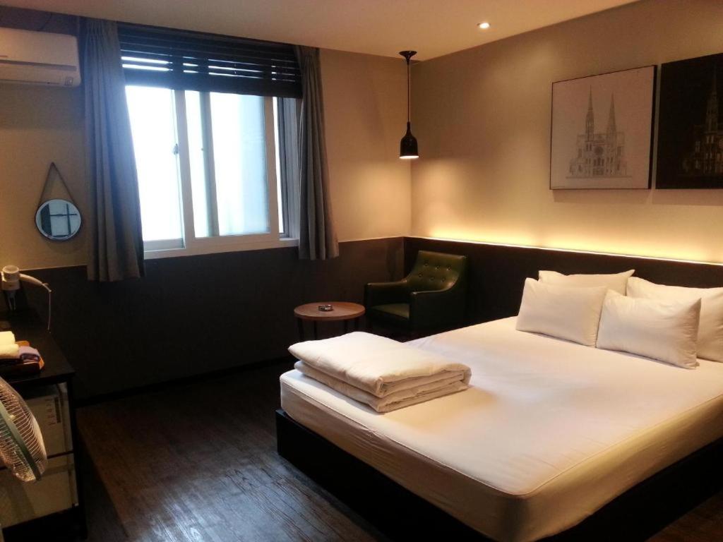 Standard Double Room - Photo 5