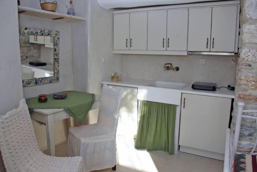 One-Bedroom Apartment photo 3