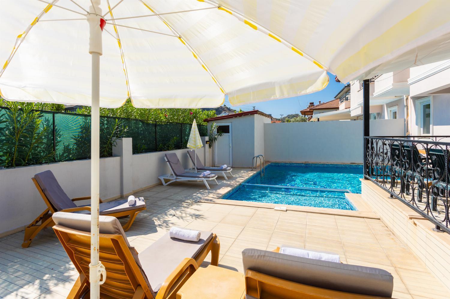 Villa photo 2