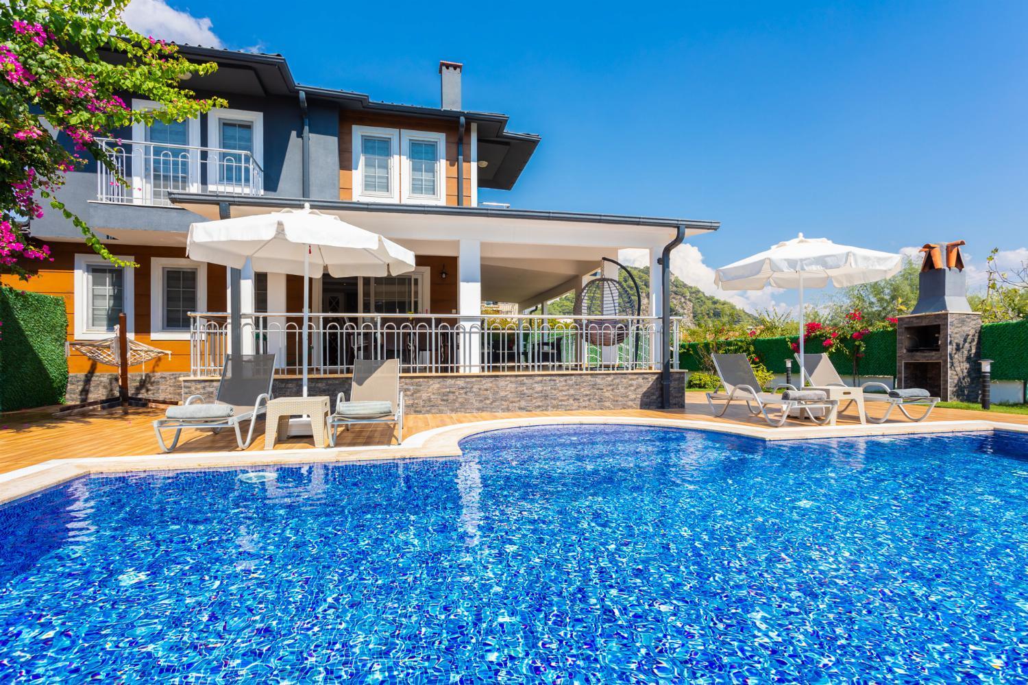 Villa con 4 Camere da Letto
