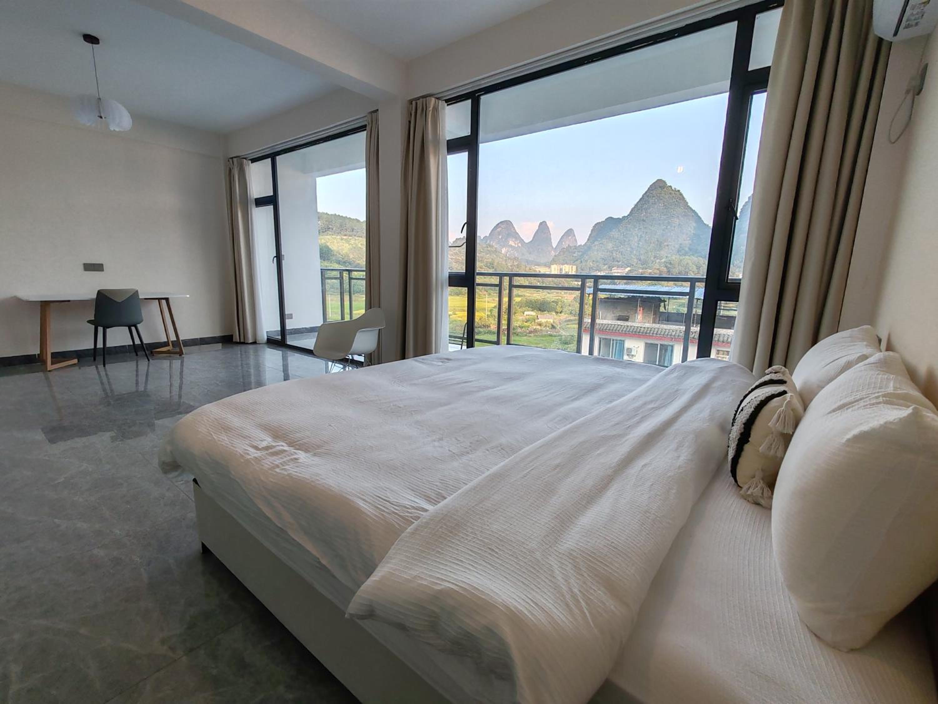 Deluxe Double Room With Balcony photo 1