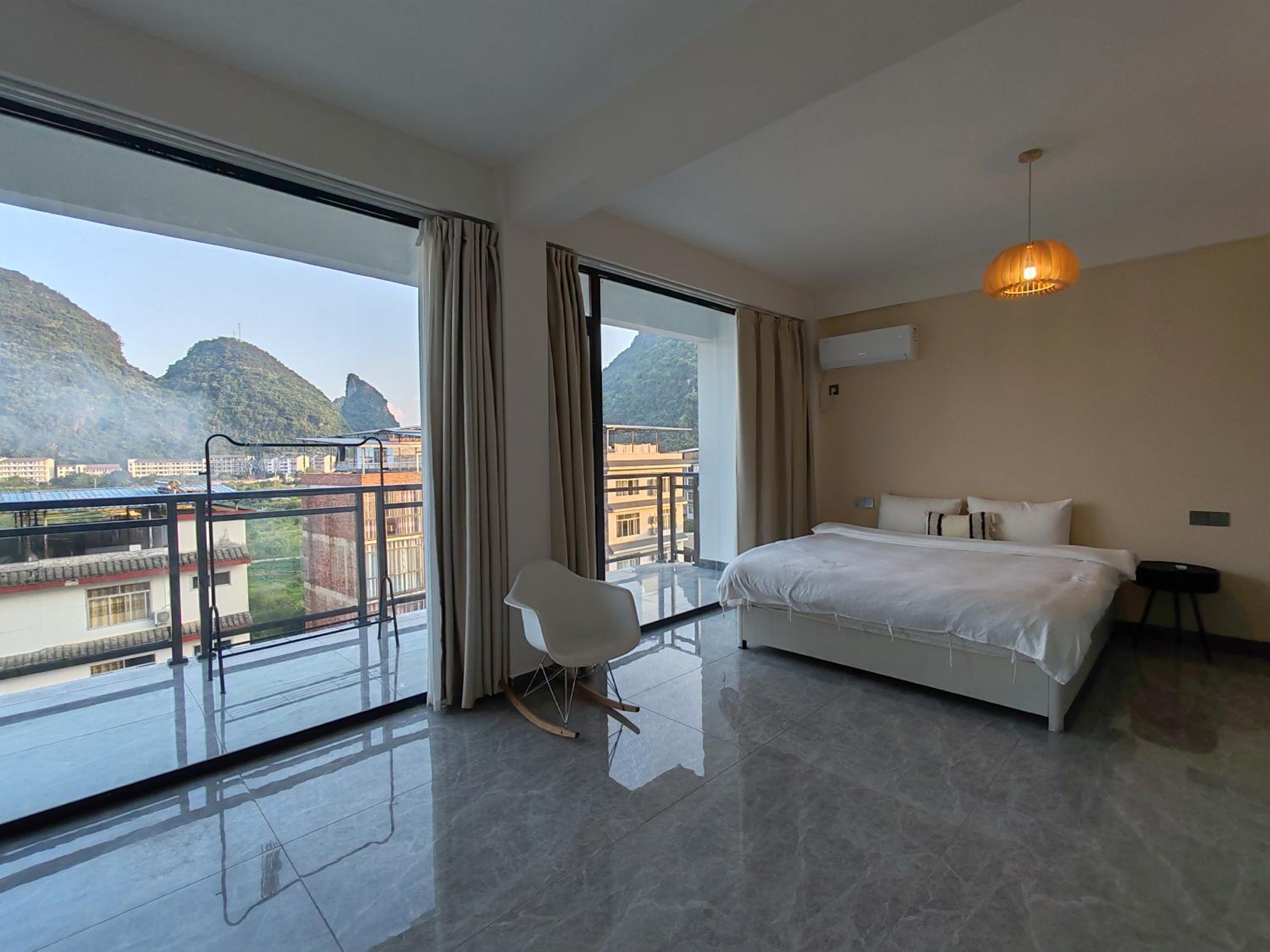 Deluxe Double Room With Balcony photo 3