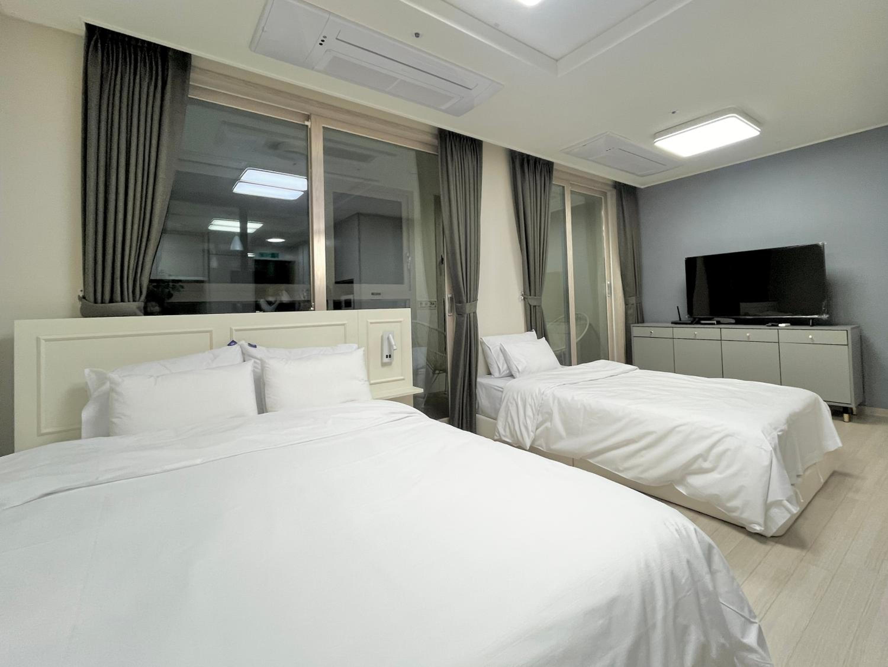 Deluxe Triple Room - Photo 3