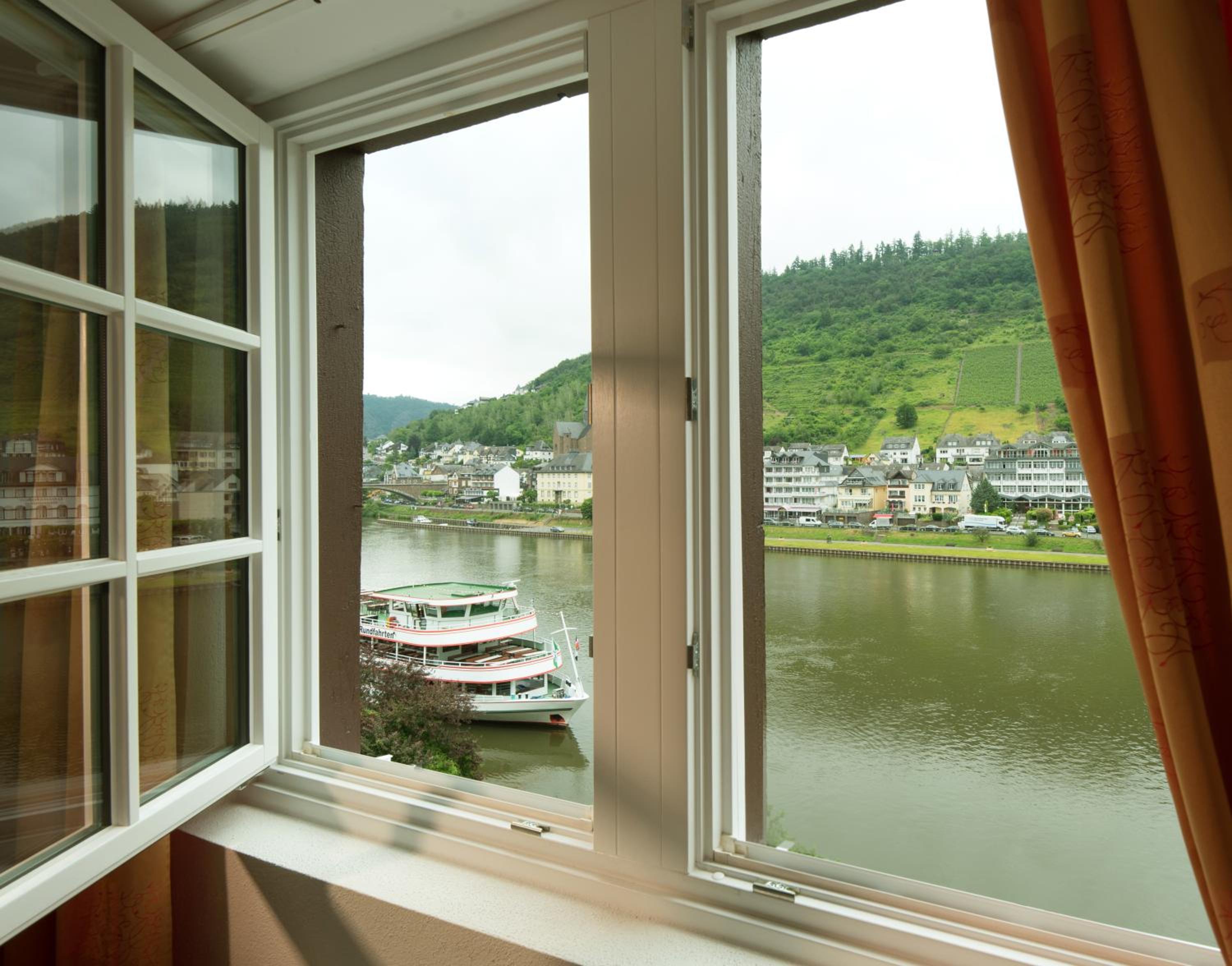 Comfort Double Room with River View - Photo 6