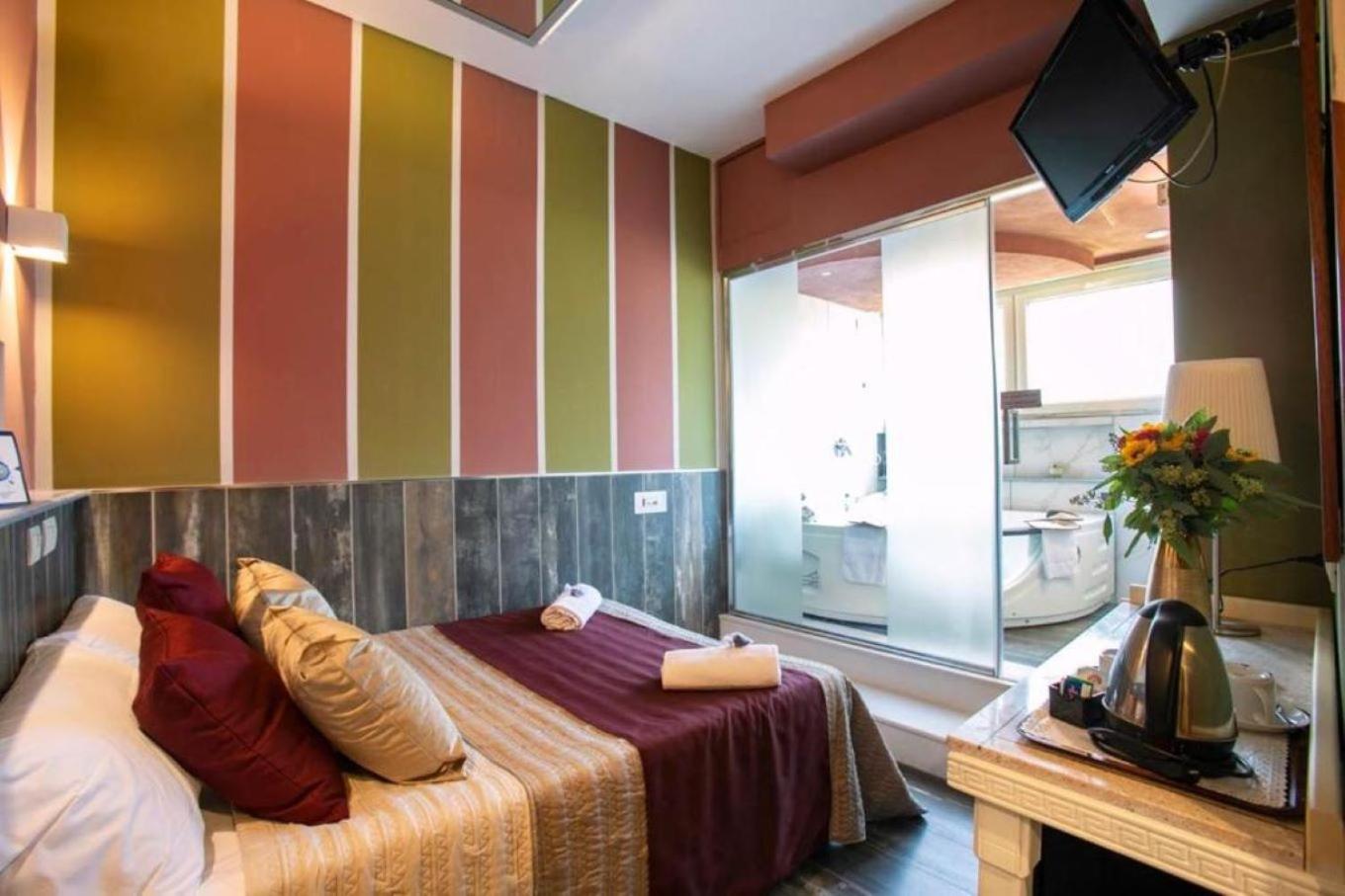 Junior Suite with Spa Bath, photo 7