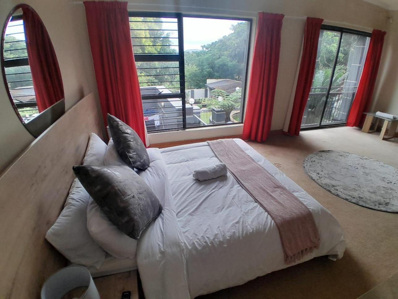 Honeymoon Suite photo 1