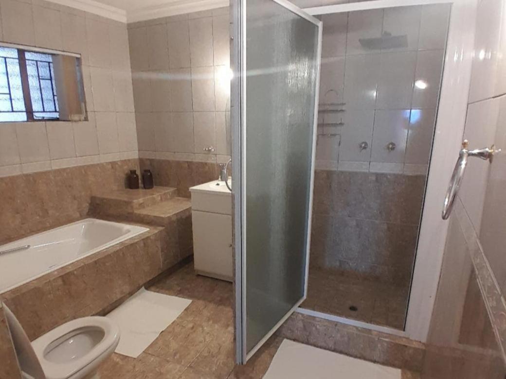 Honeymoon Suite photo 2