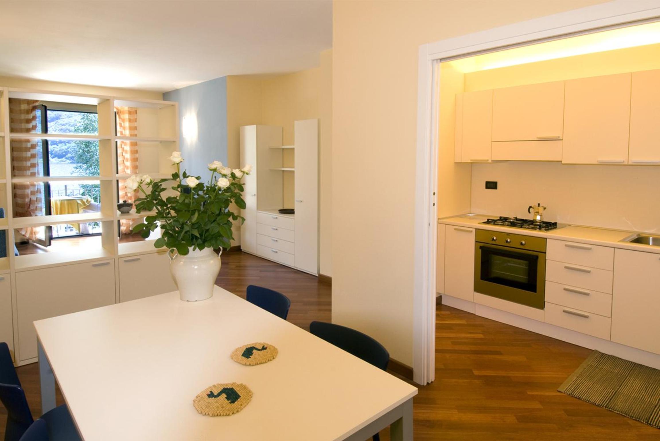 One-Bedroom Apartment with Lake View - Annex - Photo 28