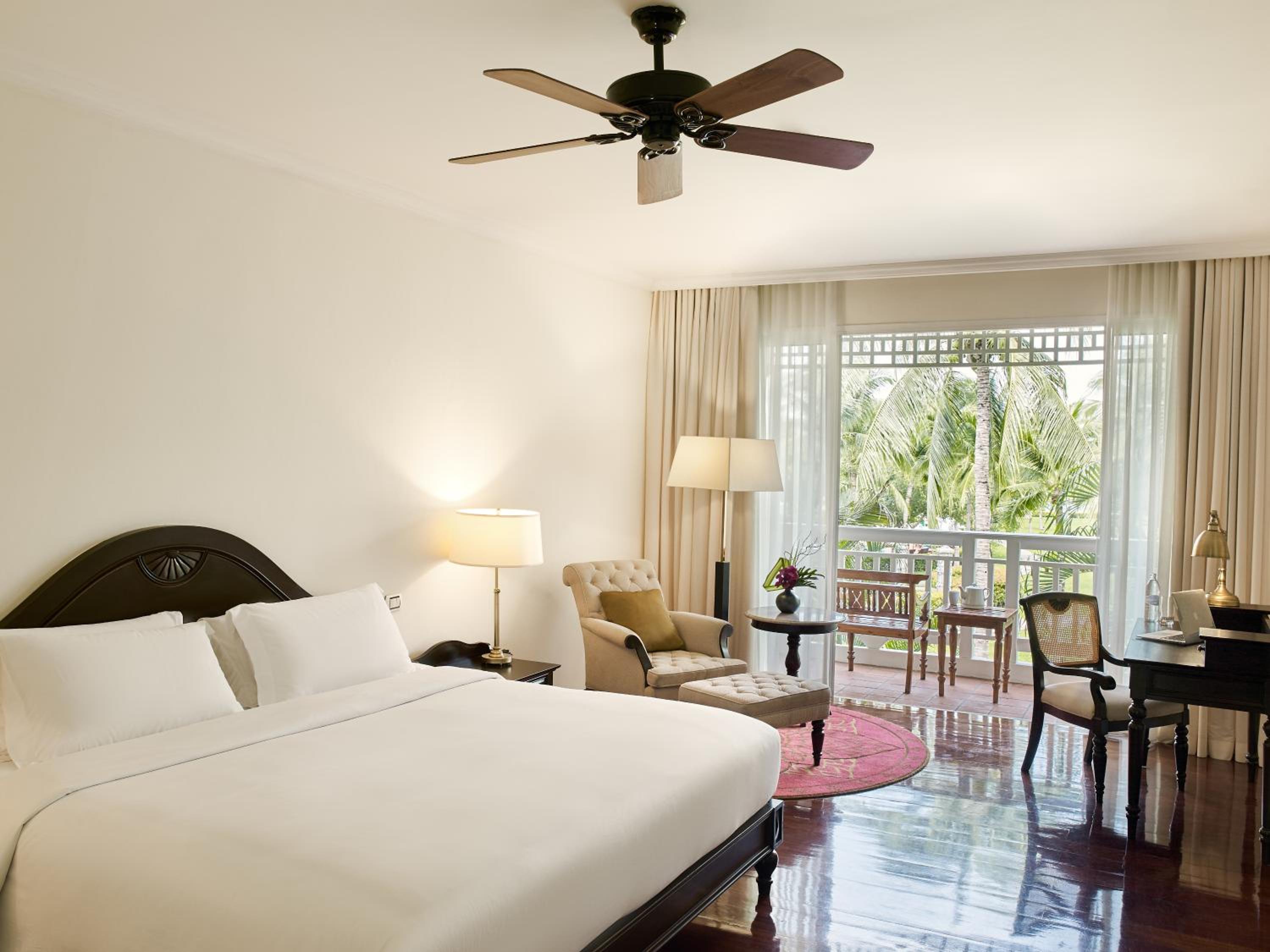 Superior King Room With Balcony And Club Access