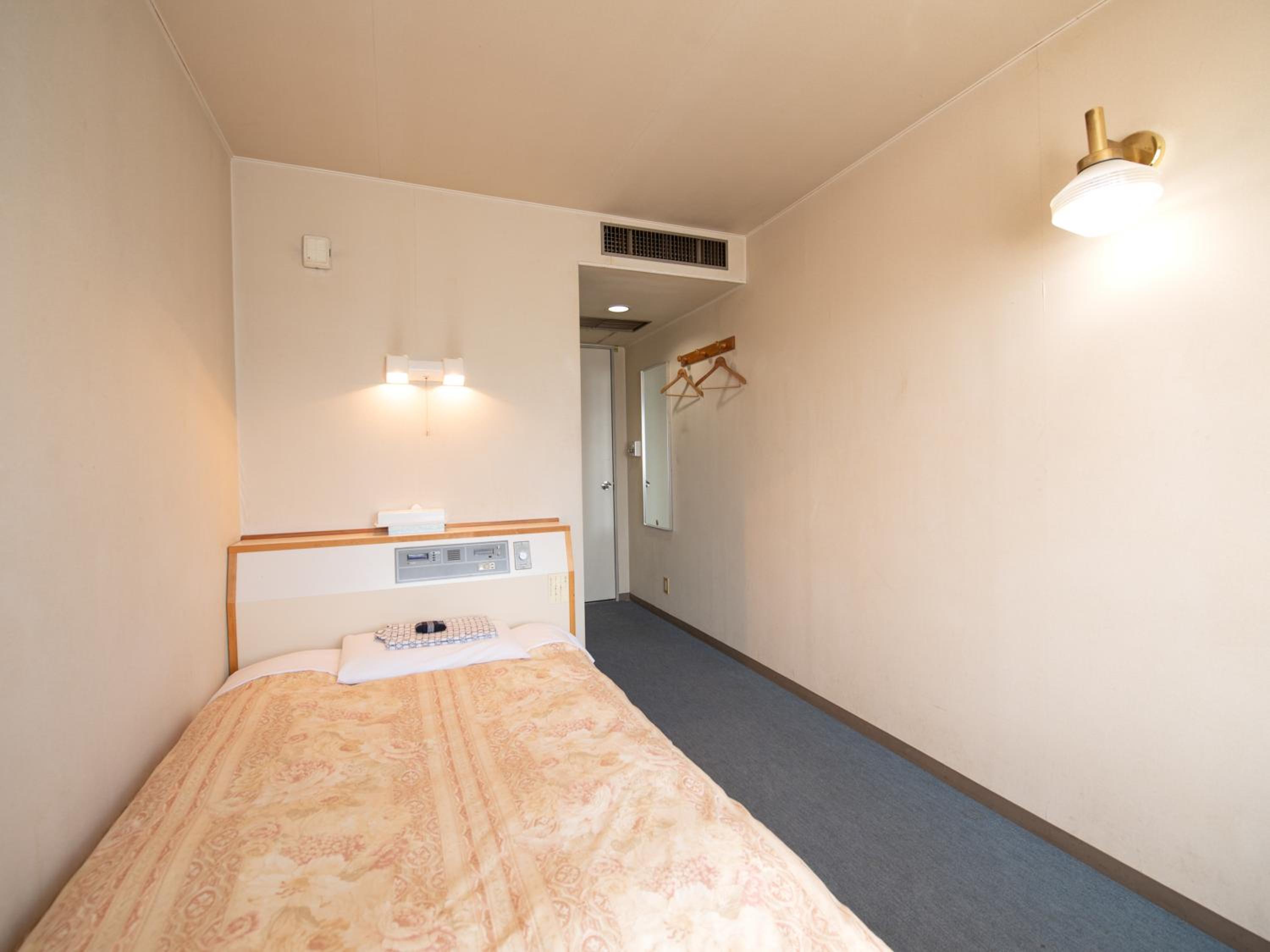 Single Room photo 2