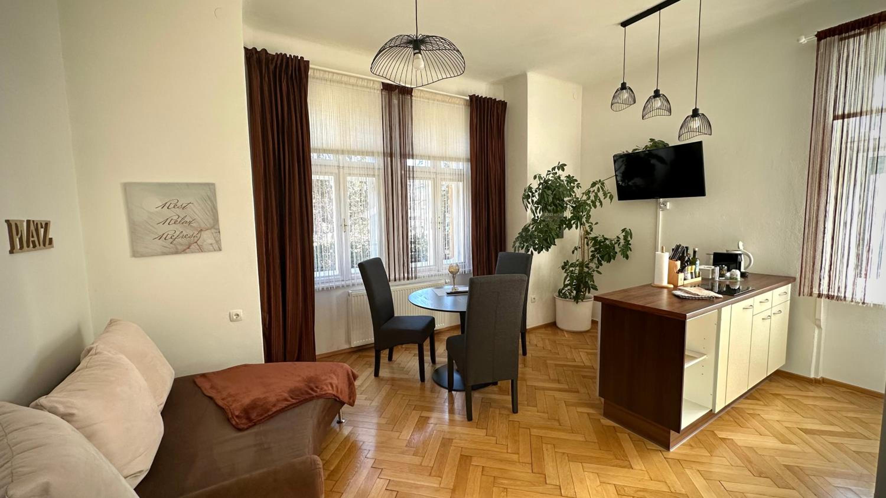 Apartment With Garden View photo 3