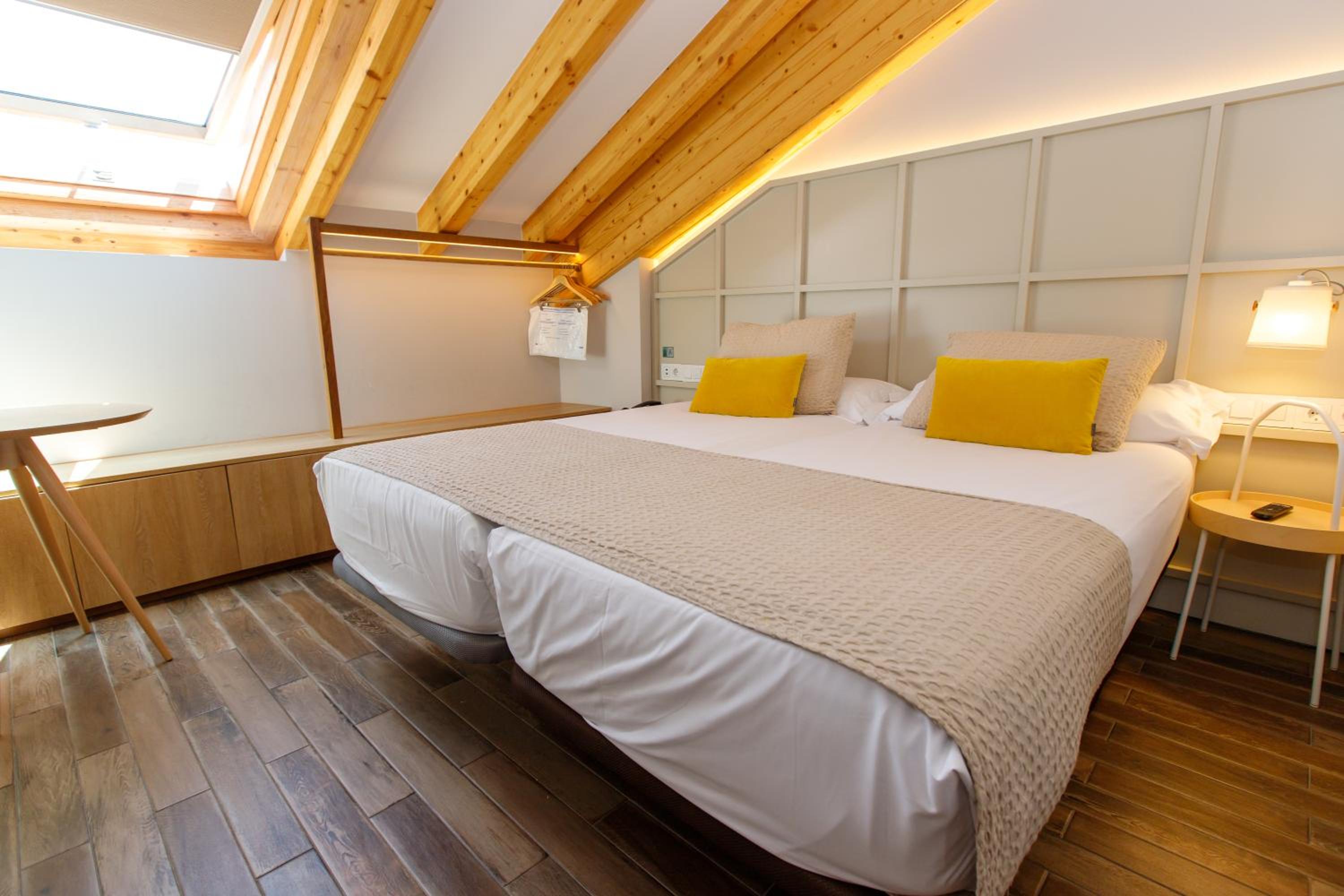 Habitación Doble Estándar o con Dos Camas Individuales.