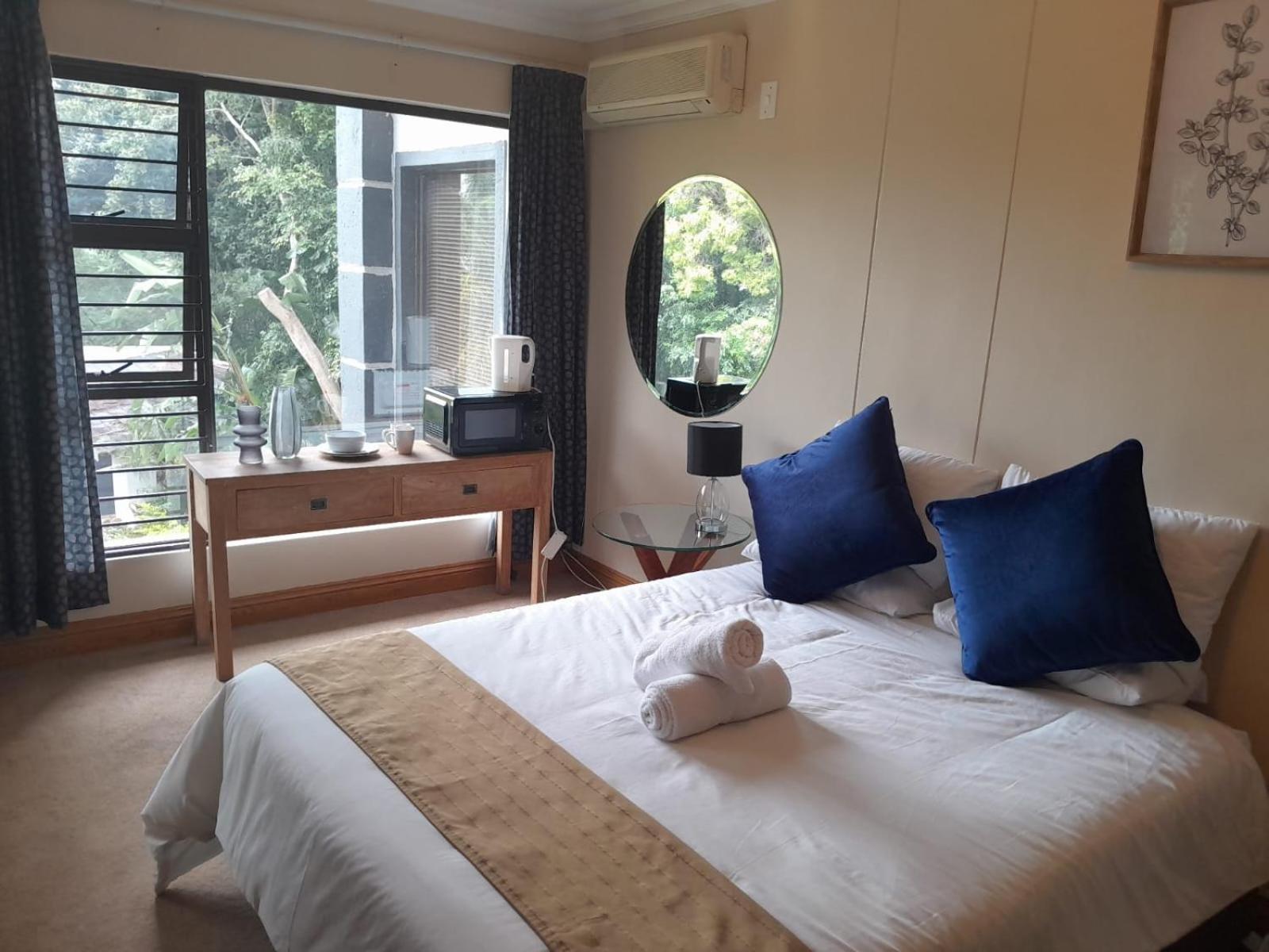 Double Room with Shared Bathroom photo 2