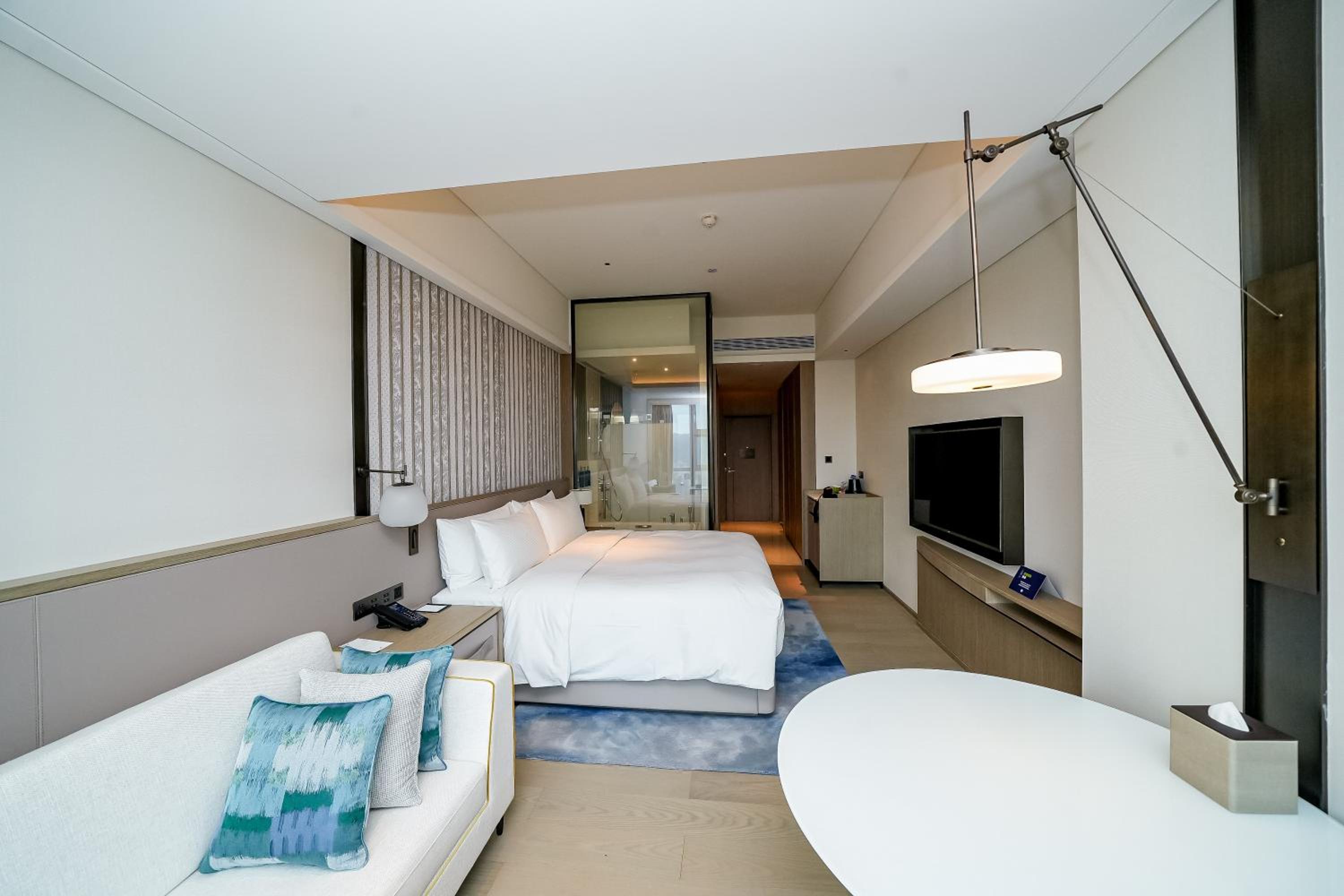 King Guest Room - Photo 1