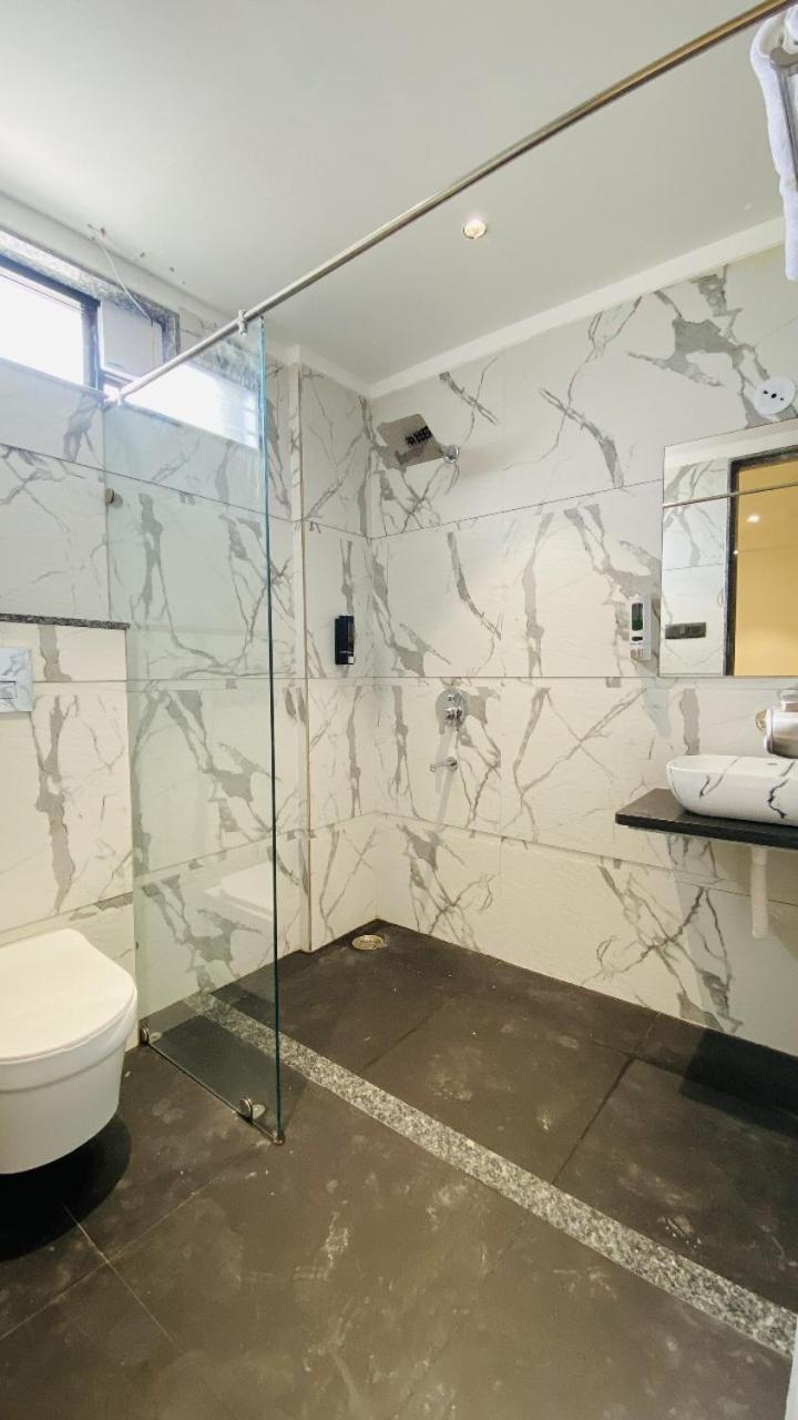 Quadruple Room with Private Bathroom photo 3