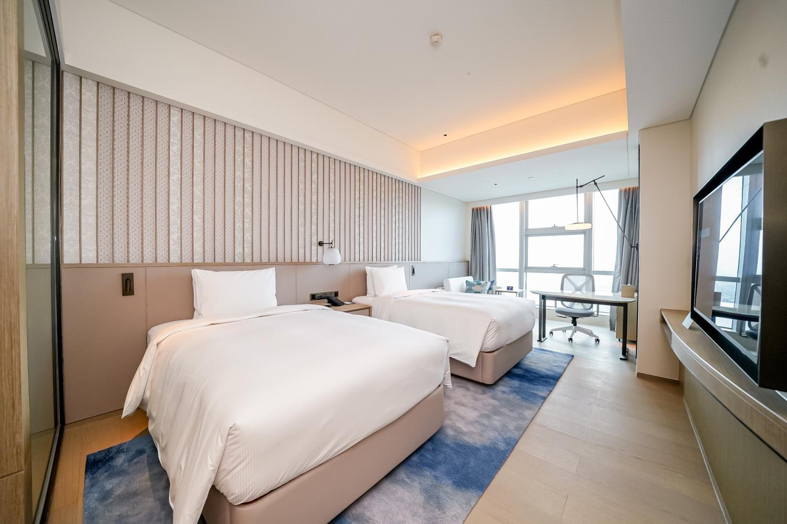 Twin Room with River View - Photo 4