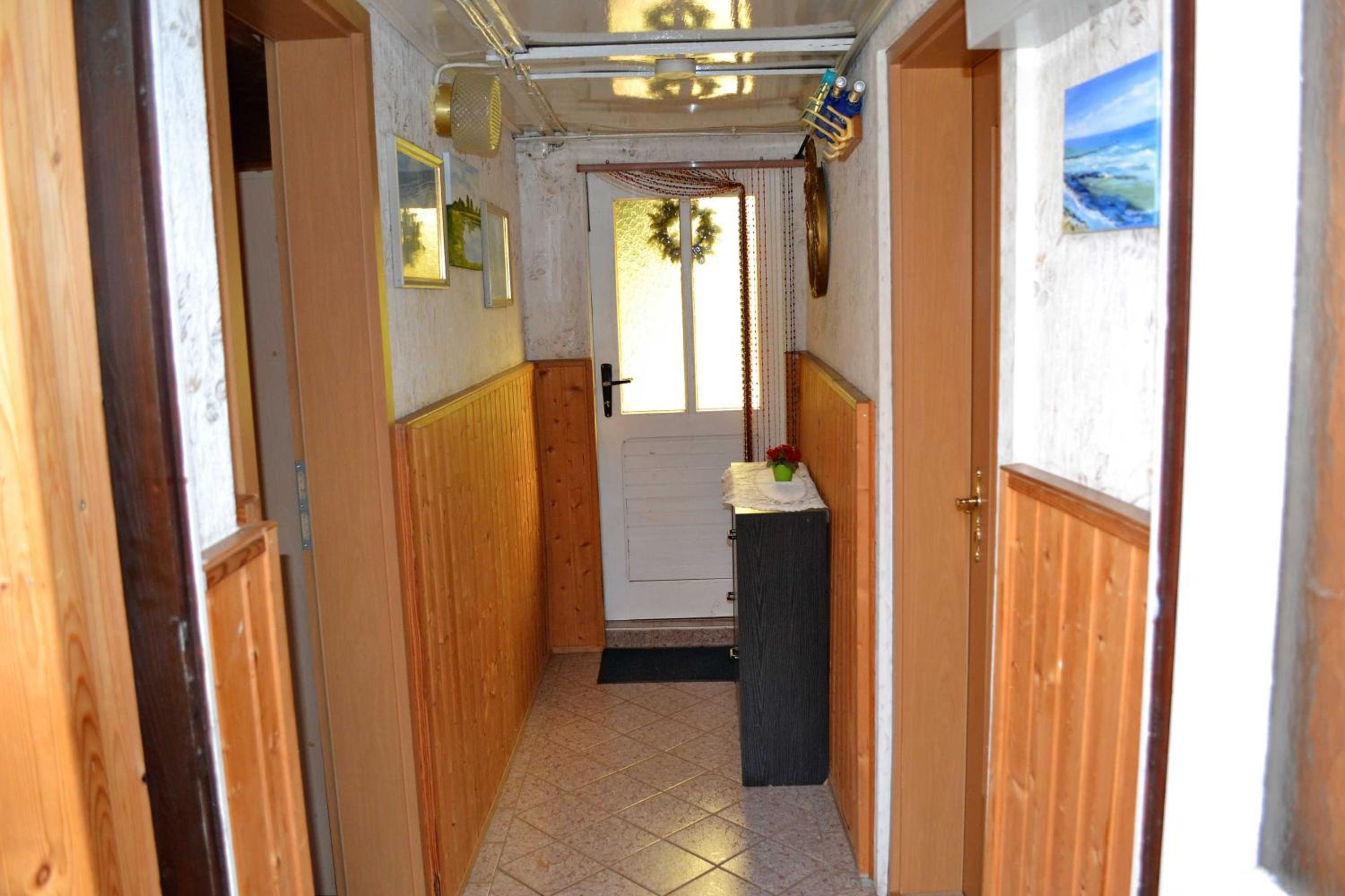 One-Bedroom House photo 3