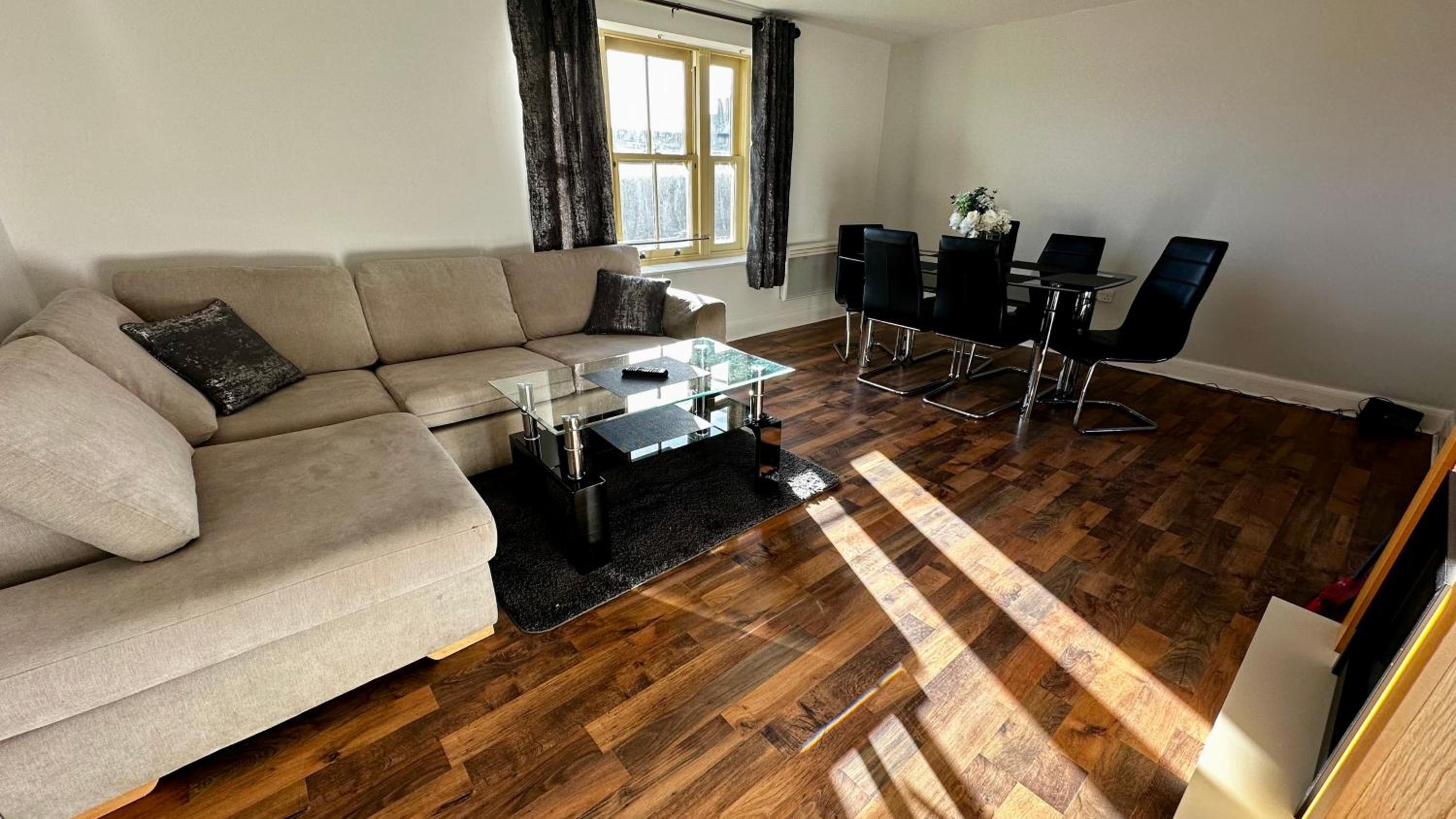 Two-Bedroom Apartment - Photo 16