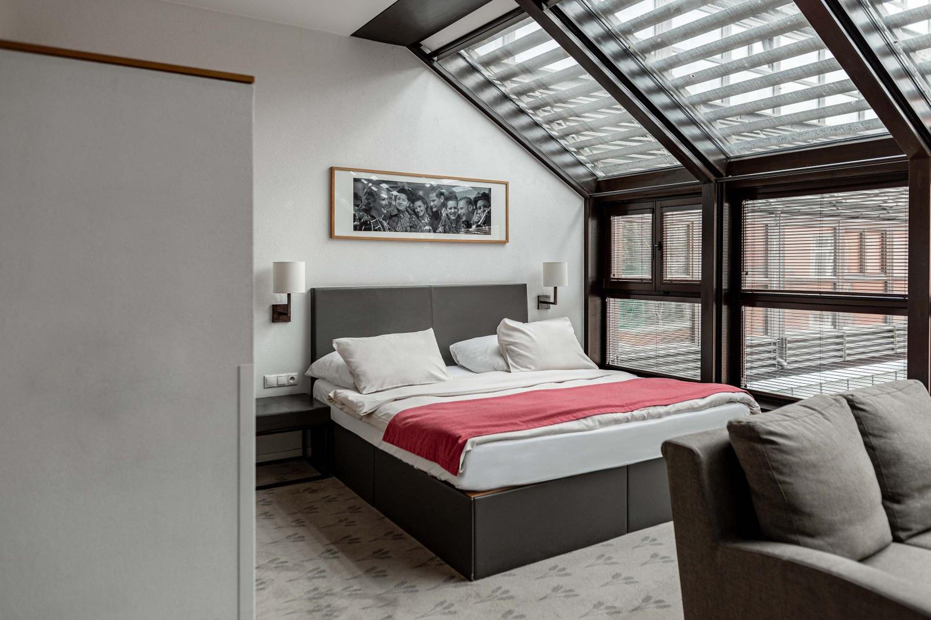 Premium Suite - Photo 1
