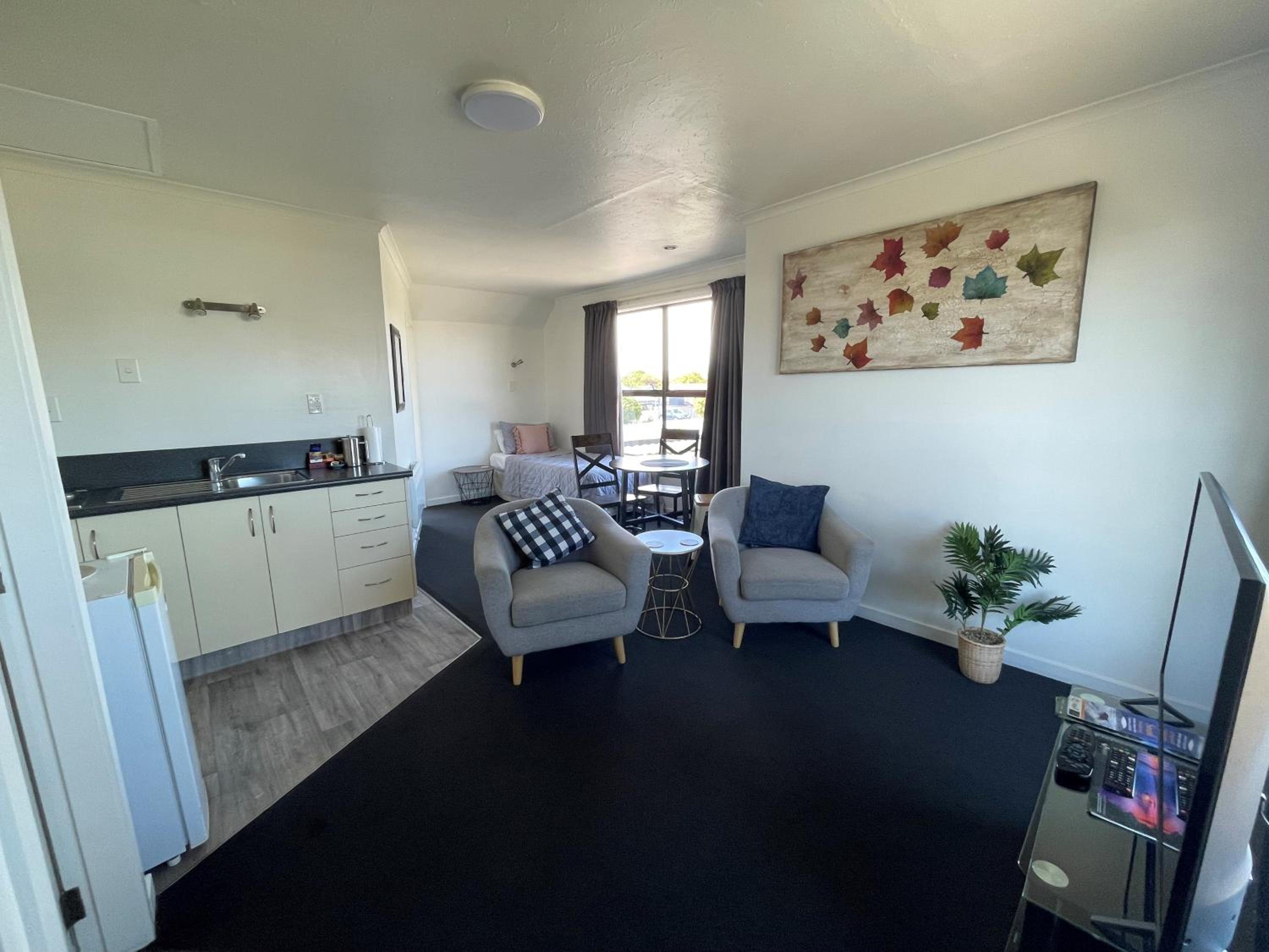 One-Bedroom Suite photo 2