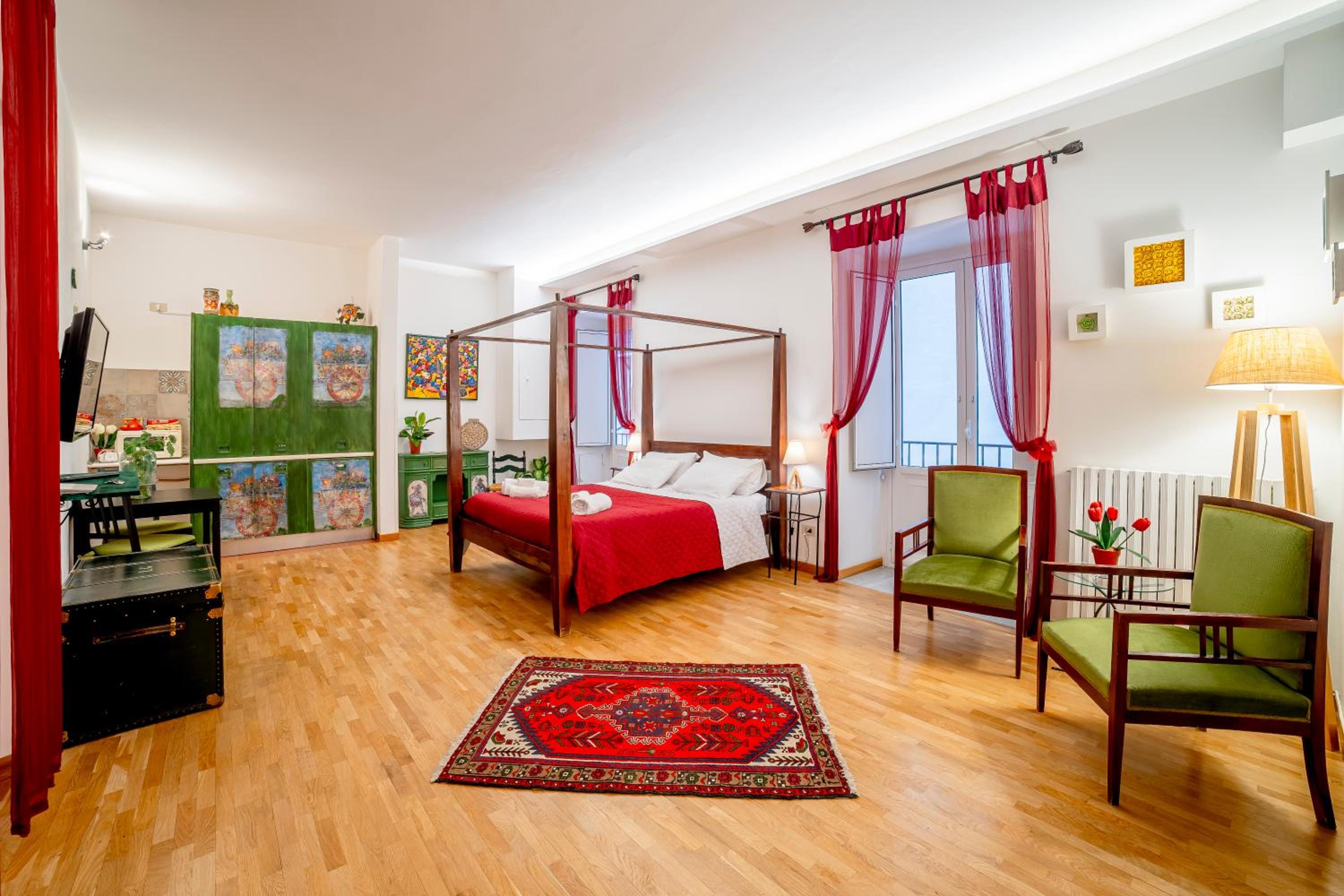 Studio Apartment