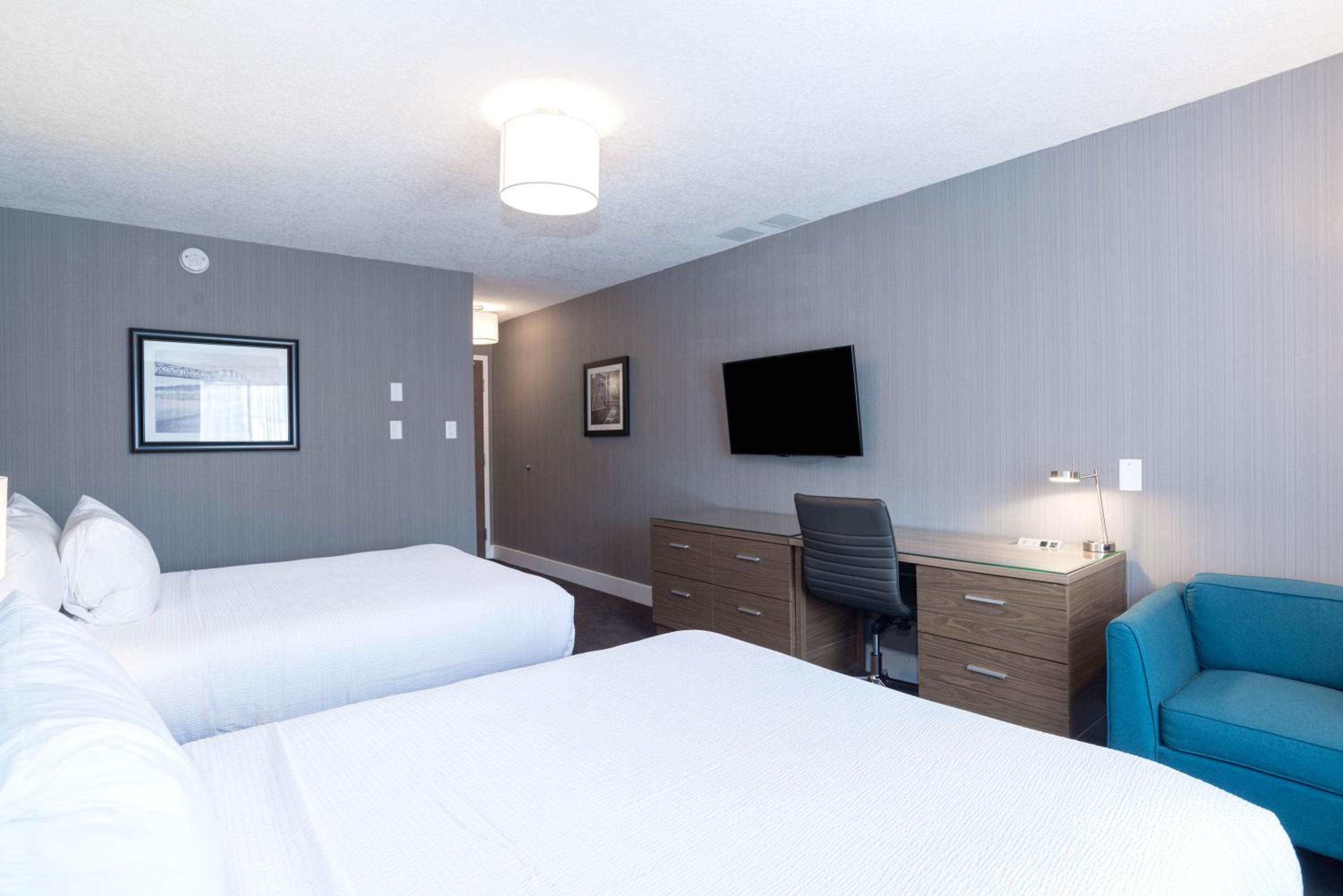Standard Room, 2 Queen Beds - Photo 2