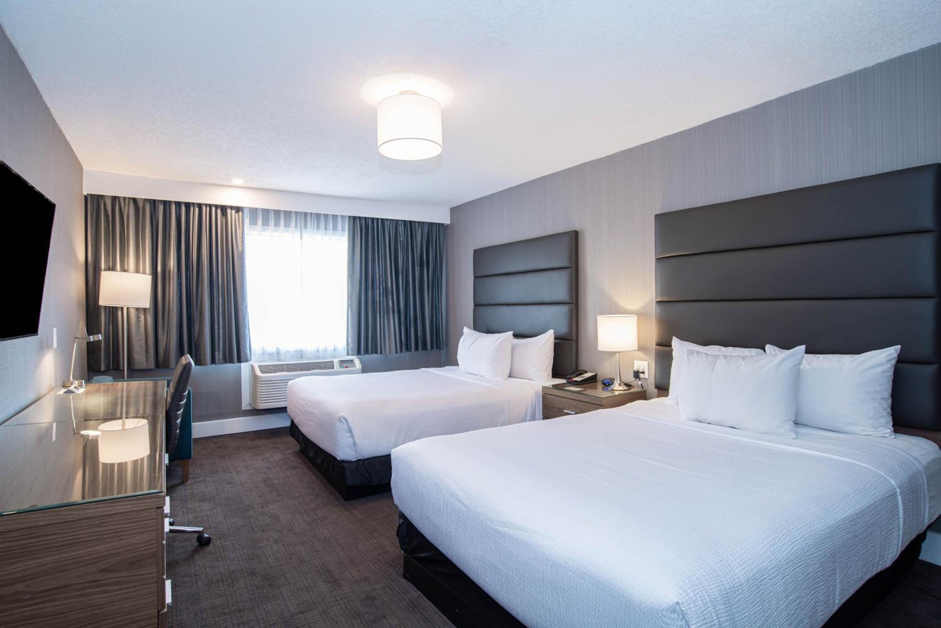Standard Room, 2 Queen Beds - Photo 1