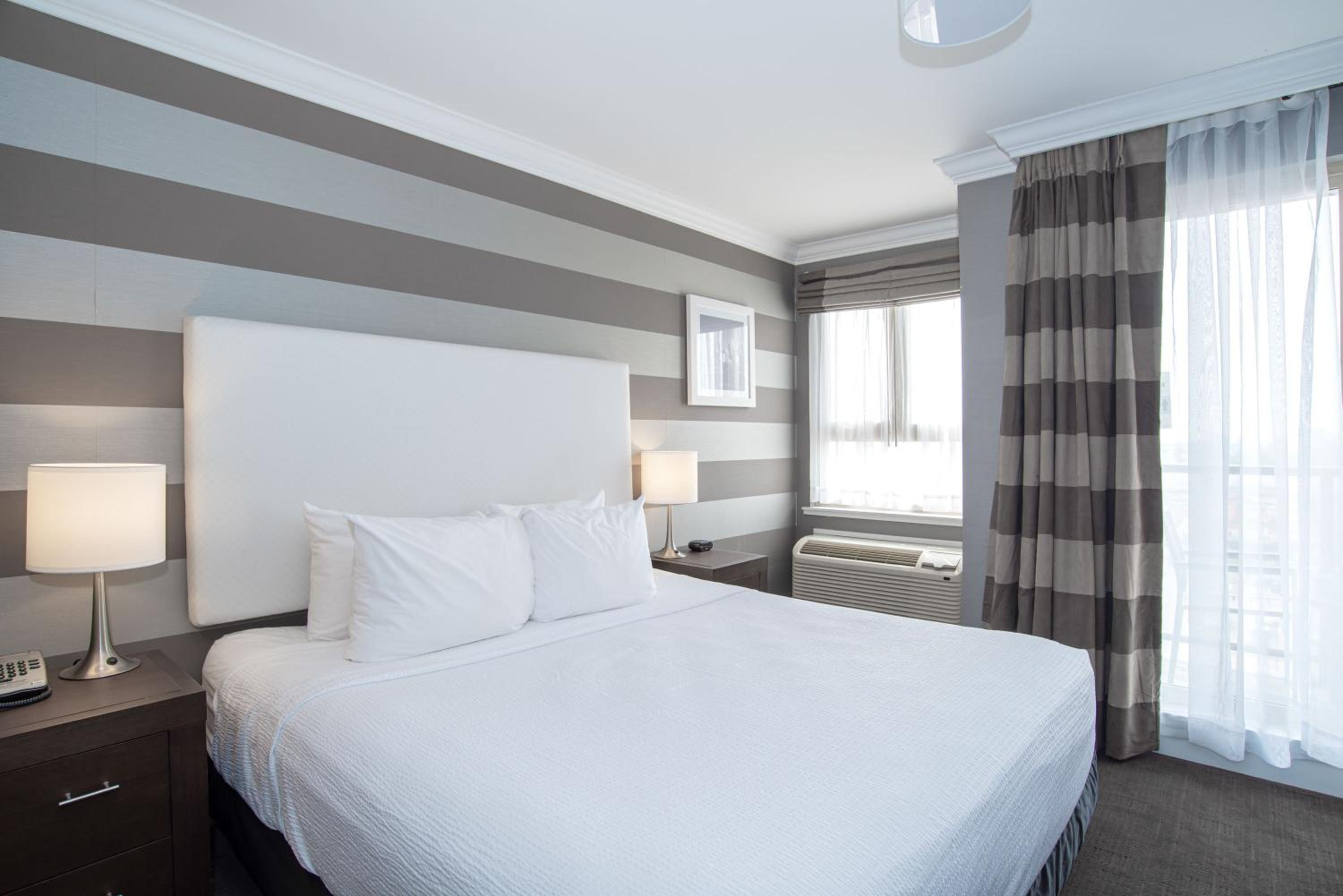 Tower Room, 1 King Bed, Kitchenette - Photo 1