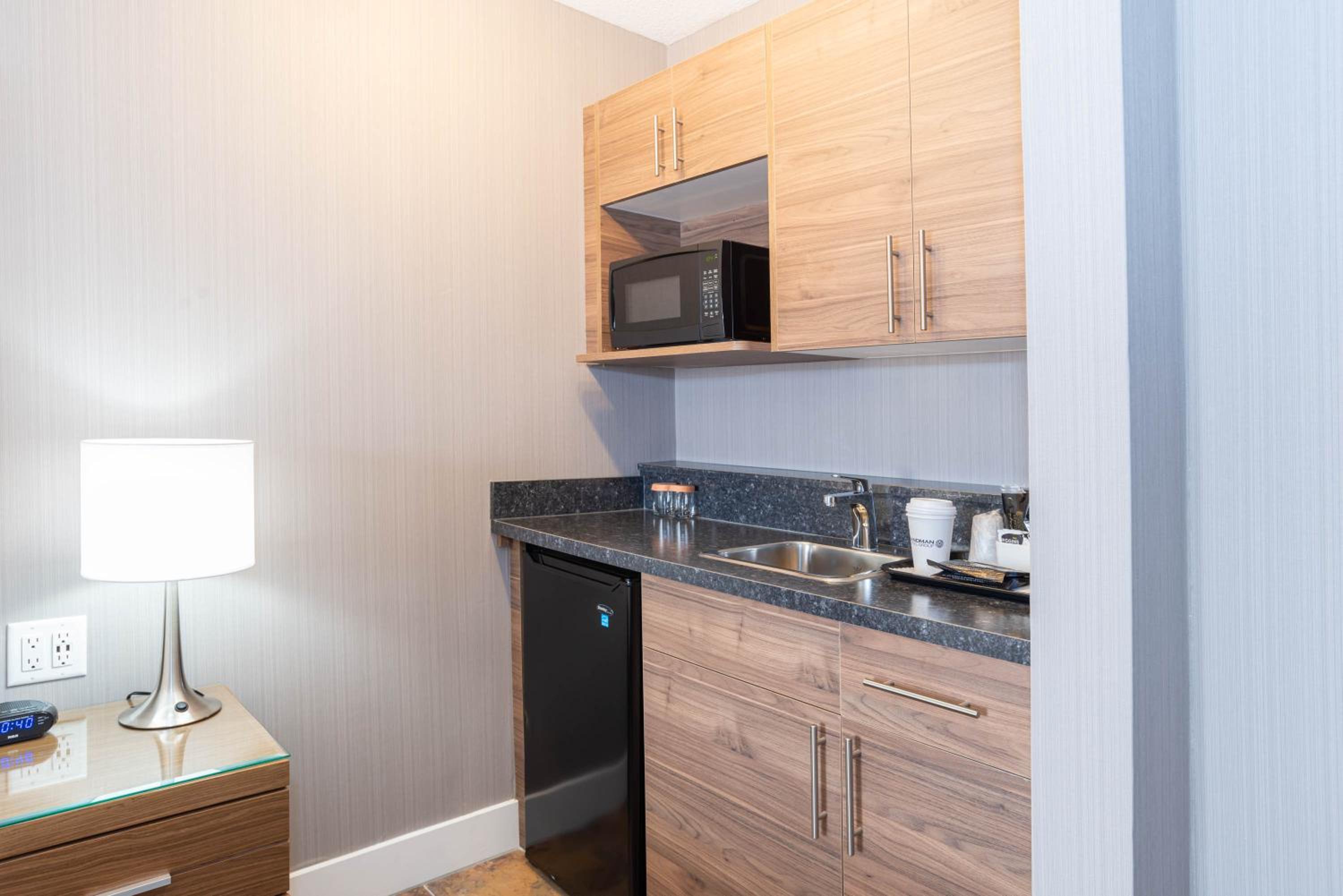 Tower Room, 1 King Bed, Kitchenette - Photo 3