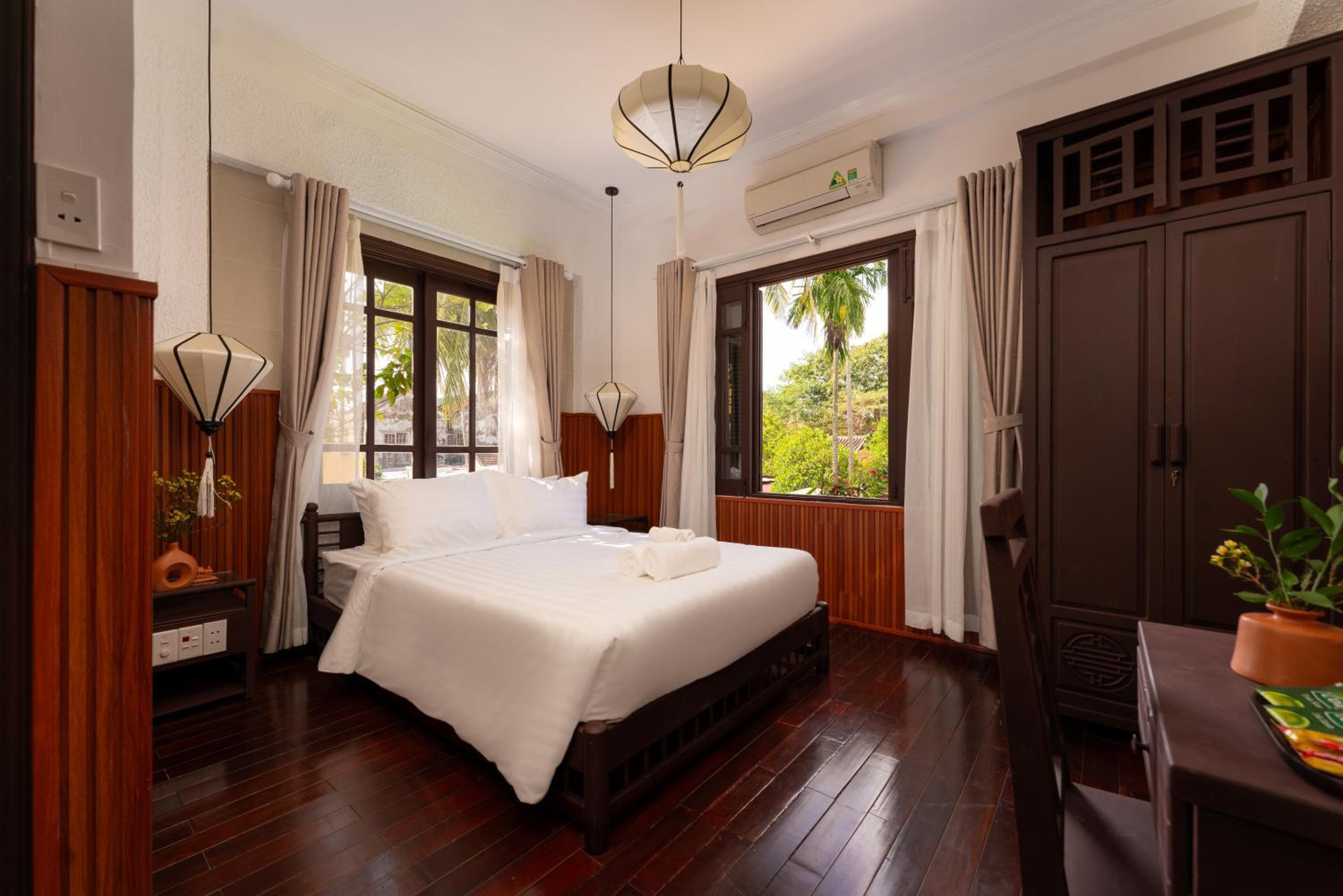 Standard King Room photo 1
