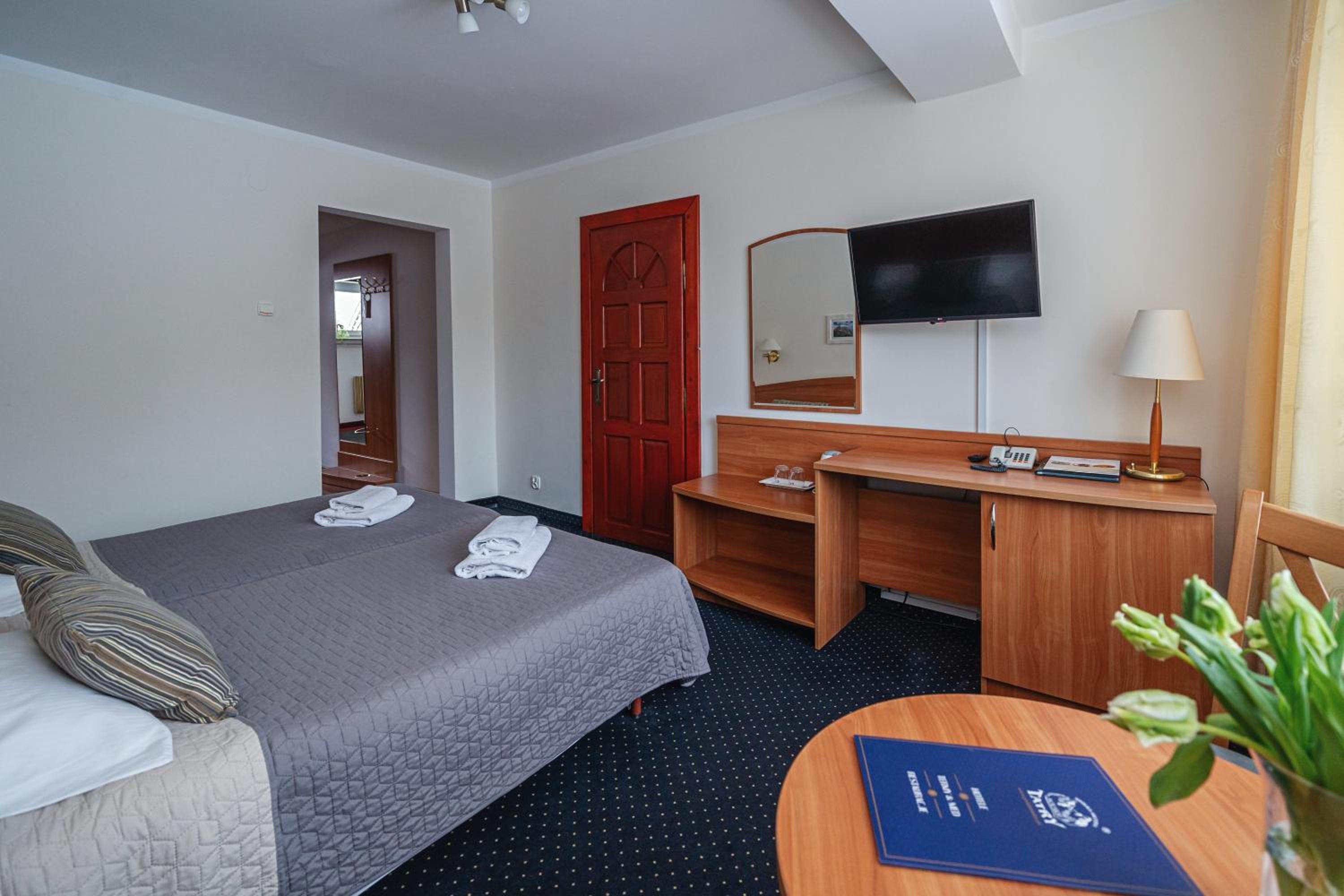Twin Room - Photo 3