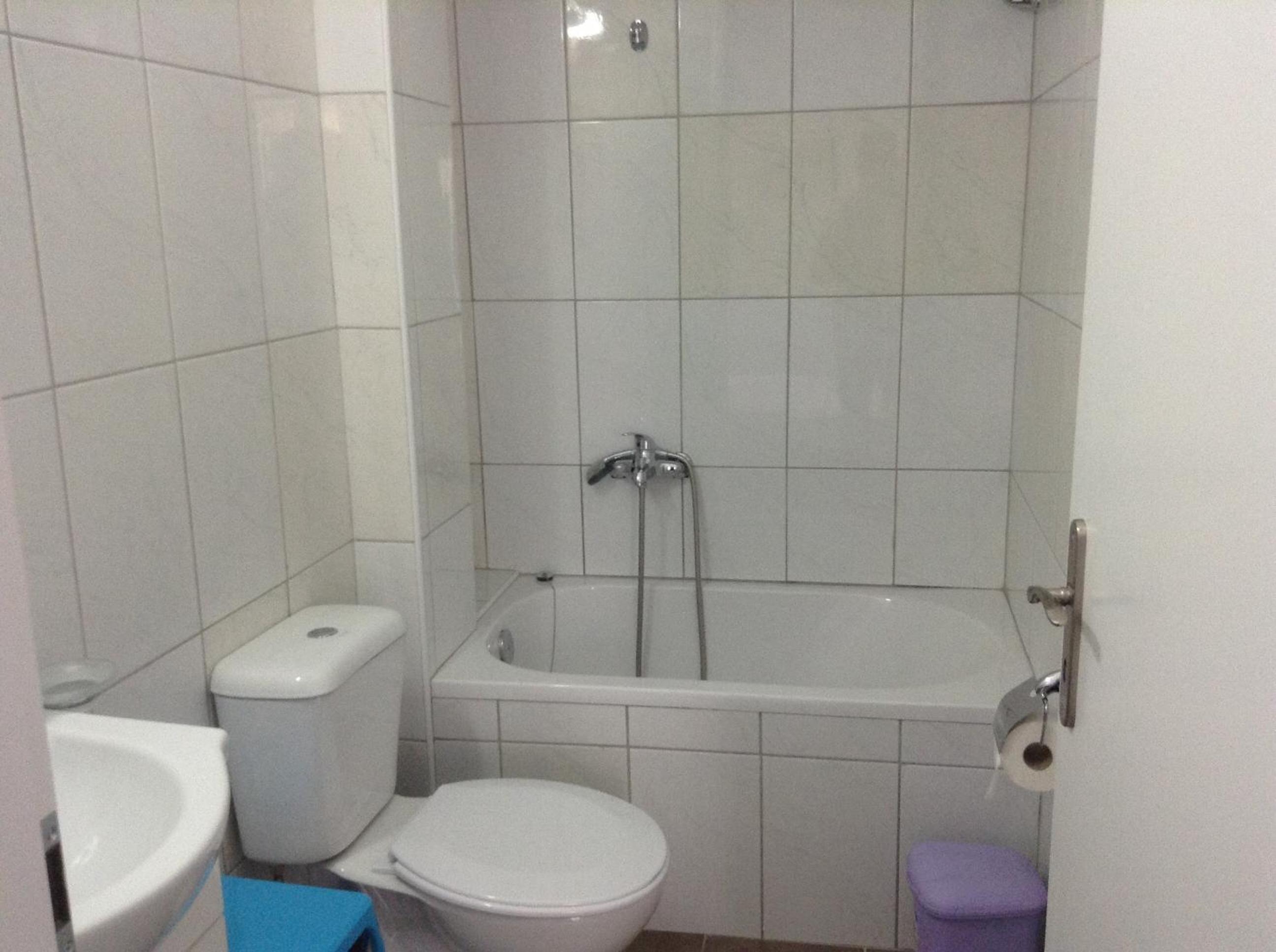 Double Room with Balcony - Photo 14