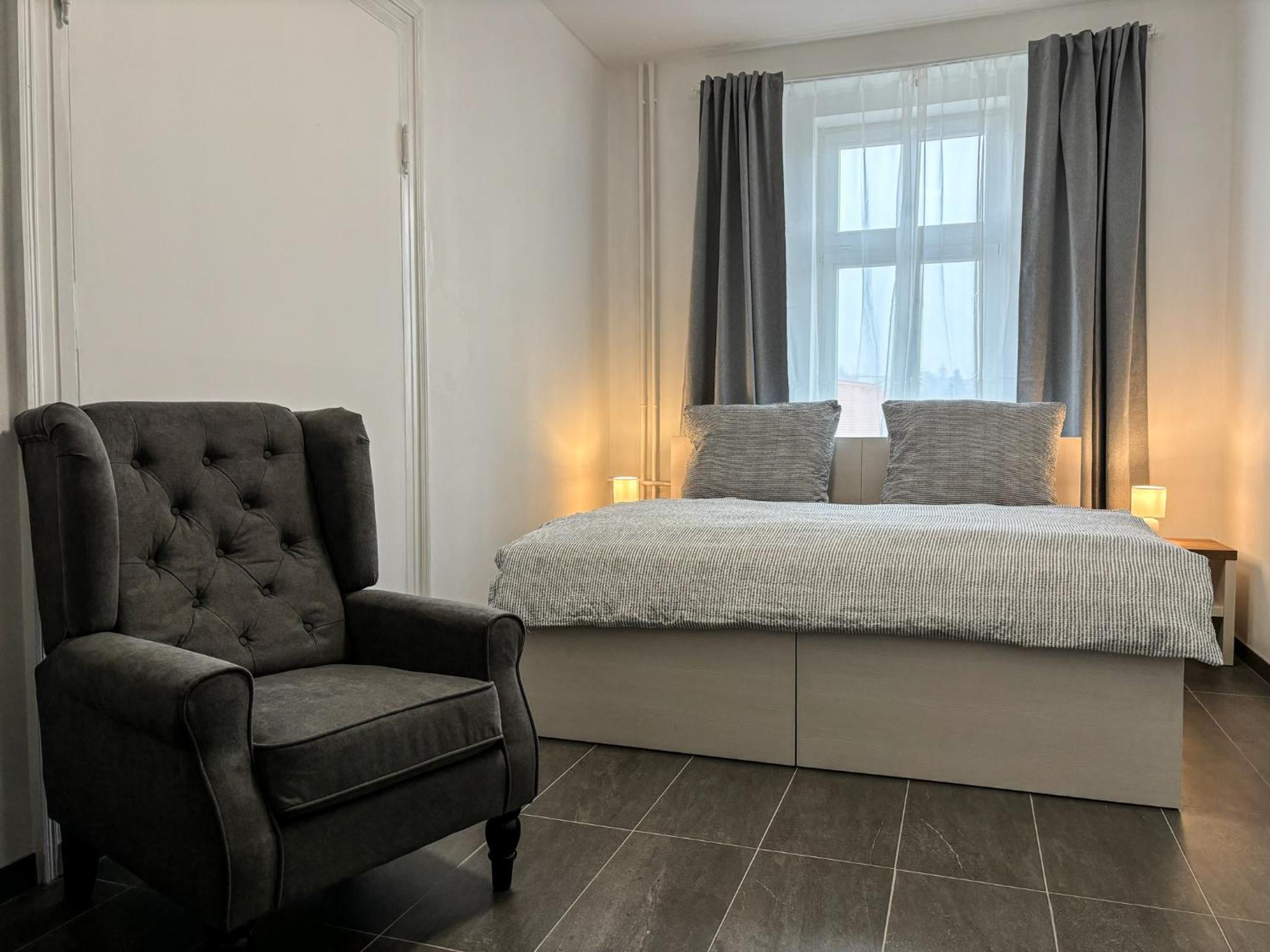 Twin Room with Private Bathroom photo 2
