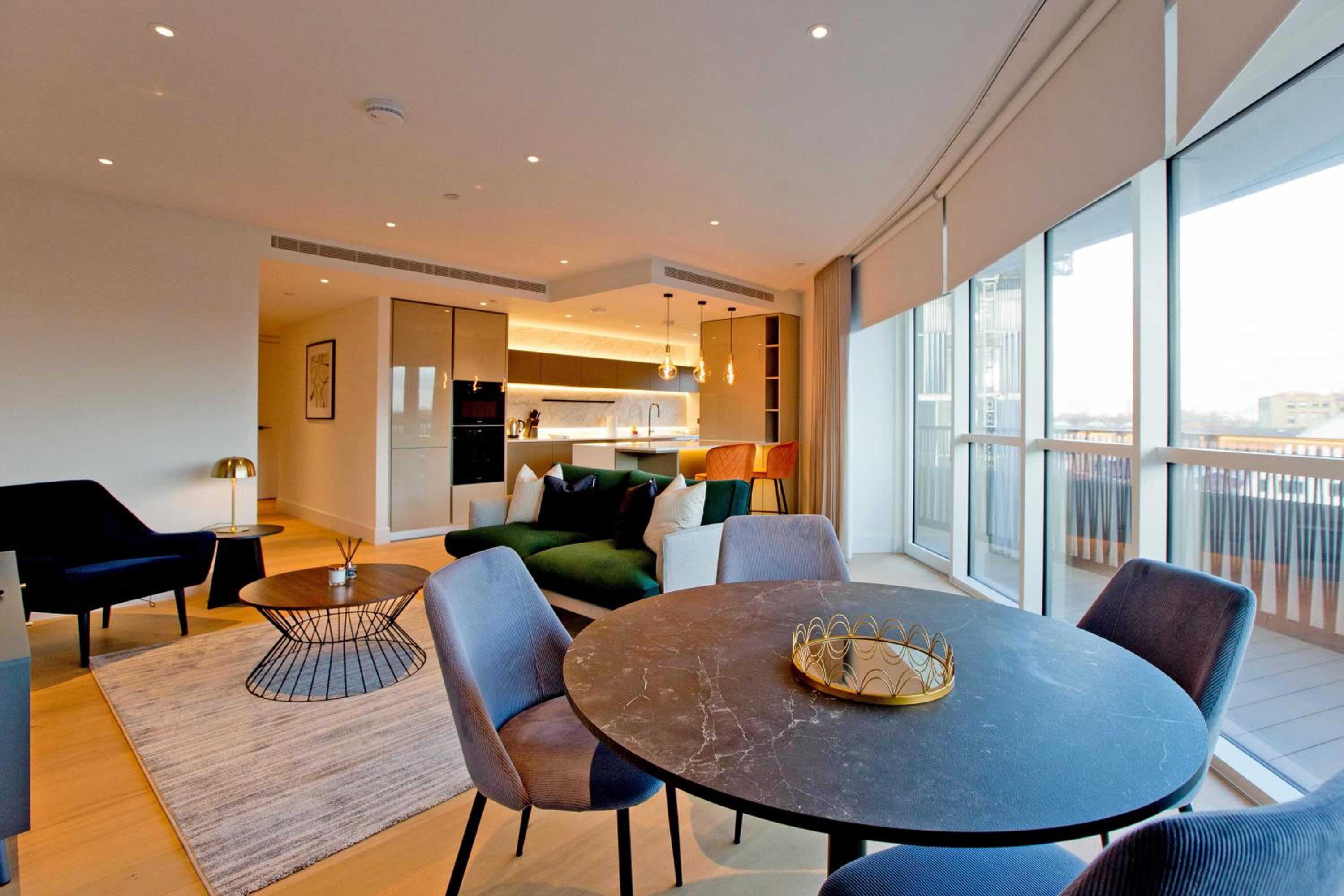 Two-Bedroom Apartment with Balcony photo 3