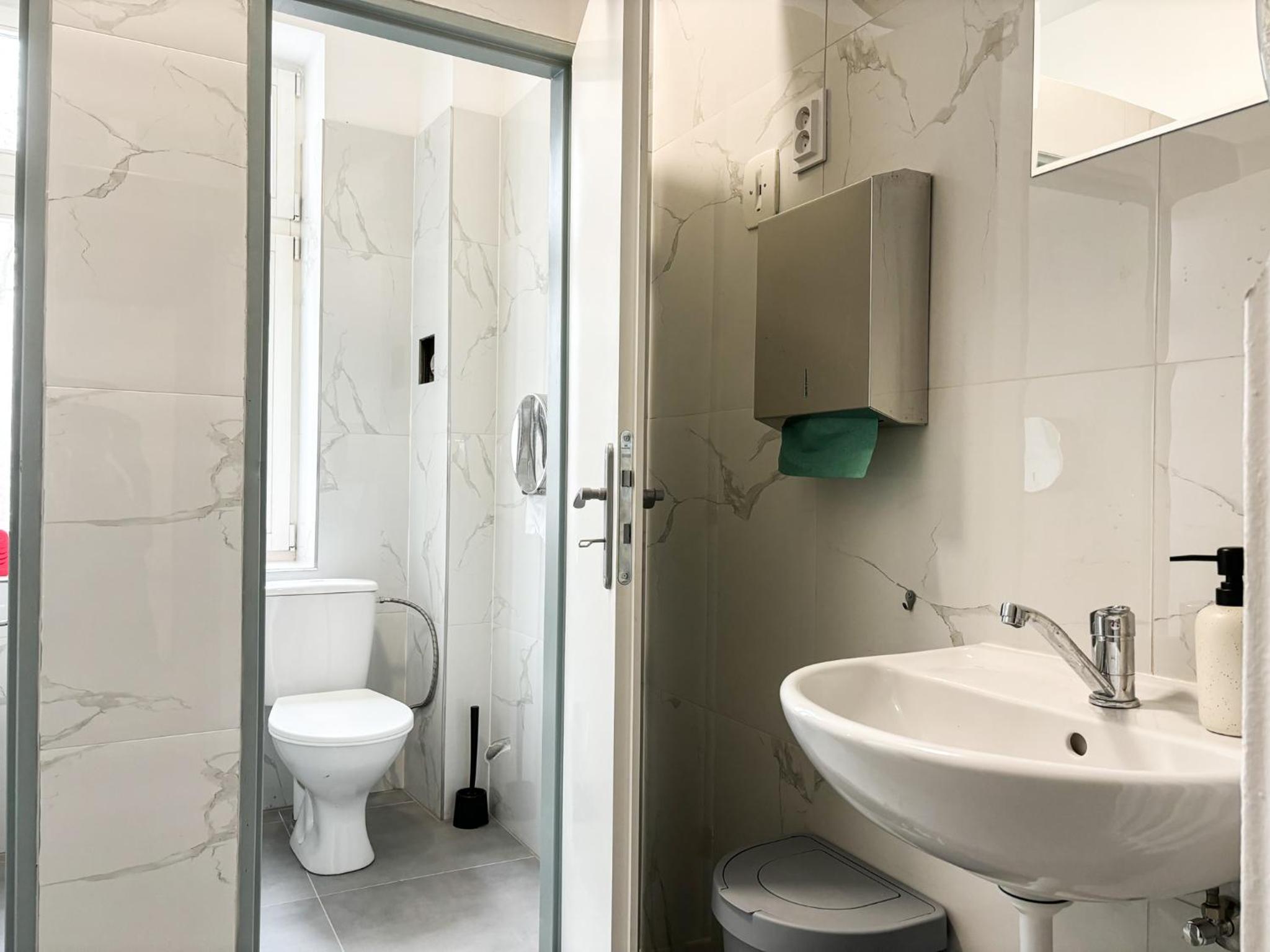 Triple Room with Shared Bathroom photo 3
