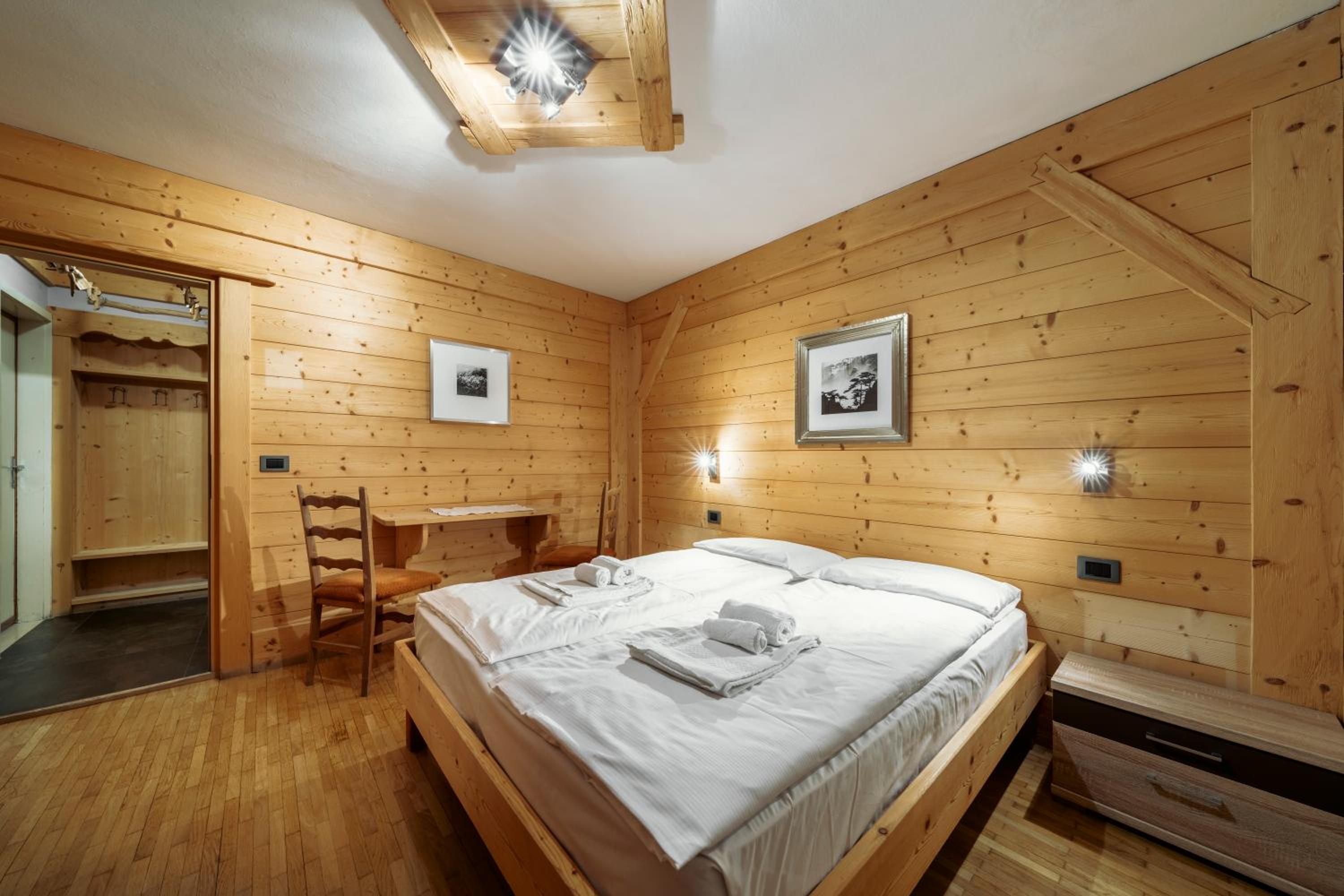 Standard Double or Twin Room photo 1