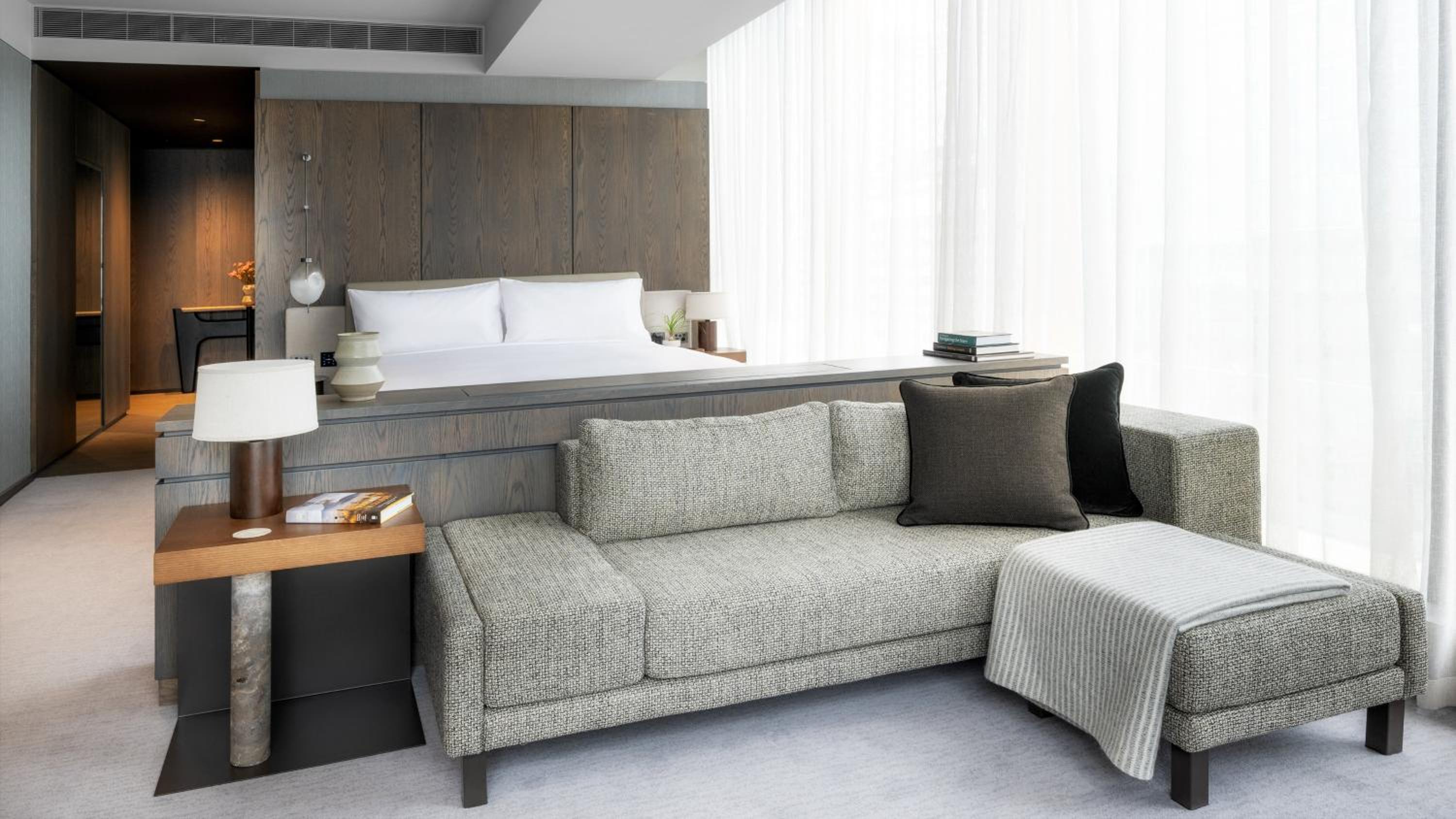Junior King Suite photo 2