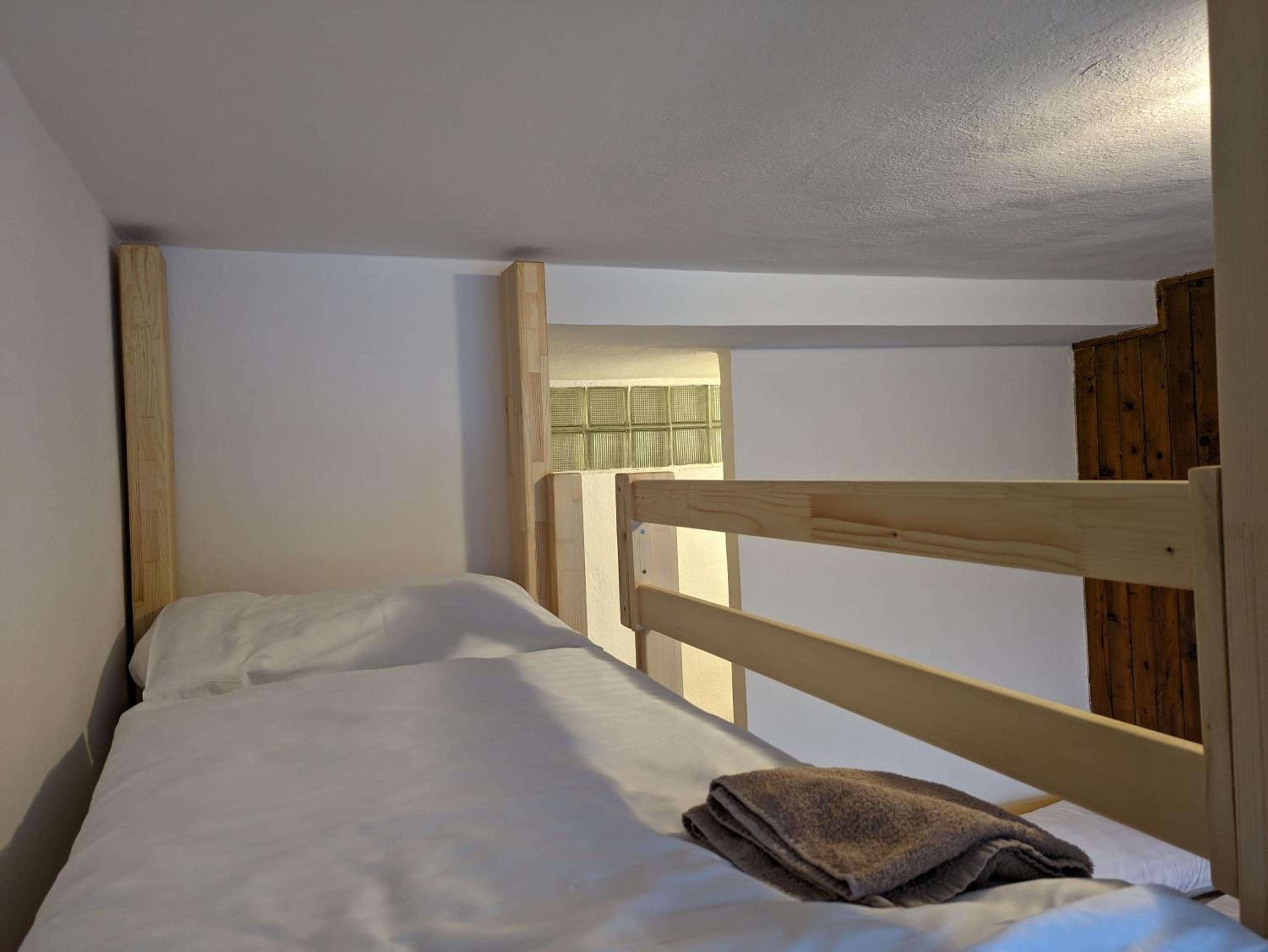 Quadruple Room with Balcony - Photo 3