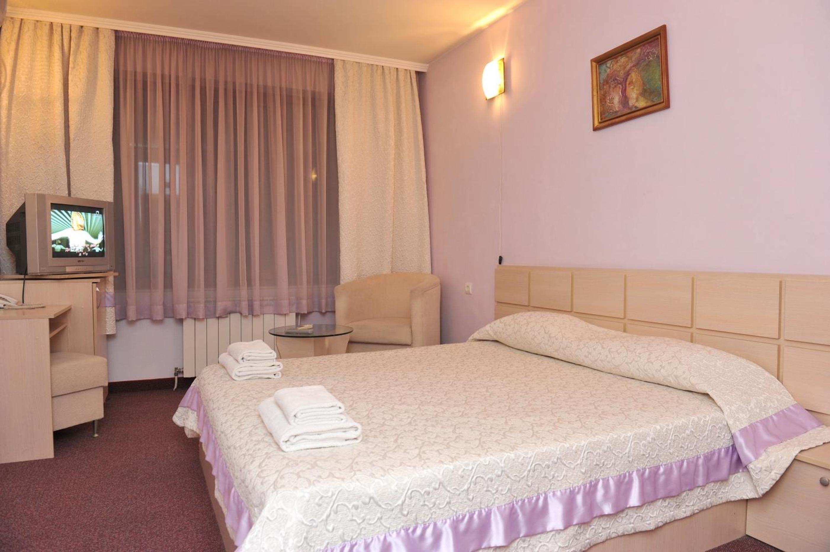 Double Room - Photo 16