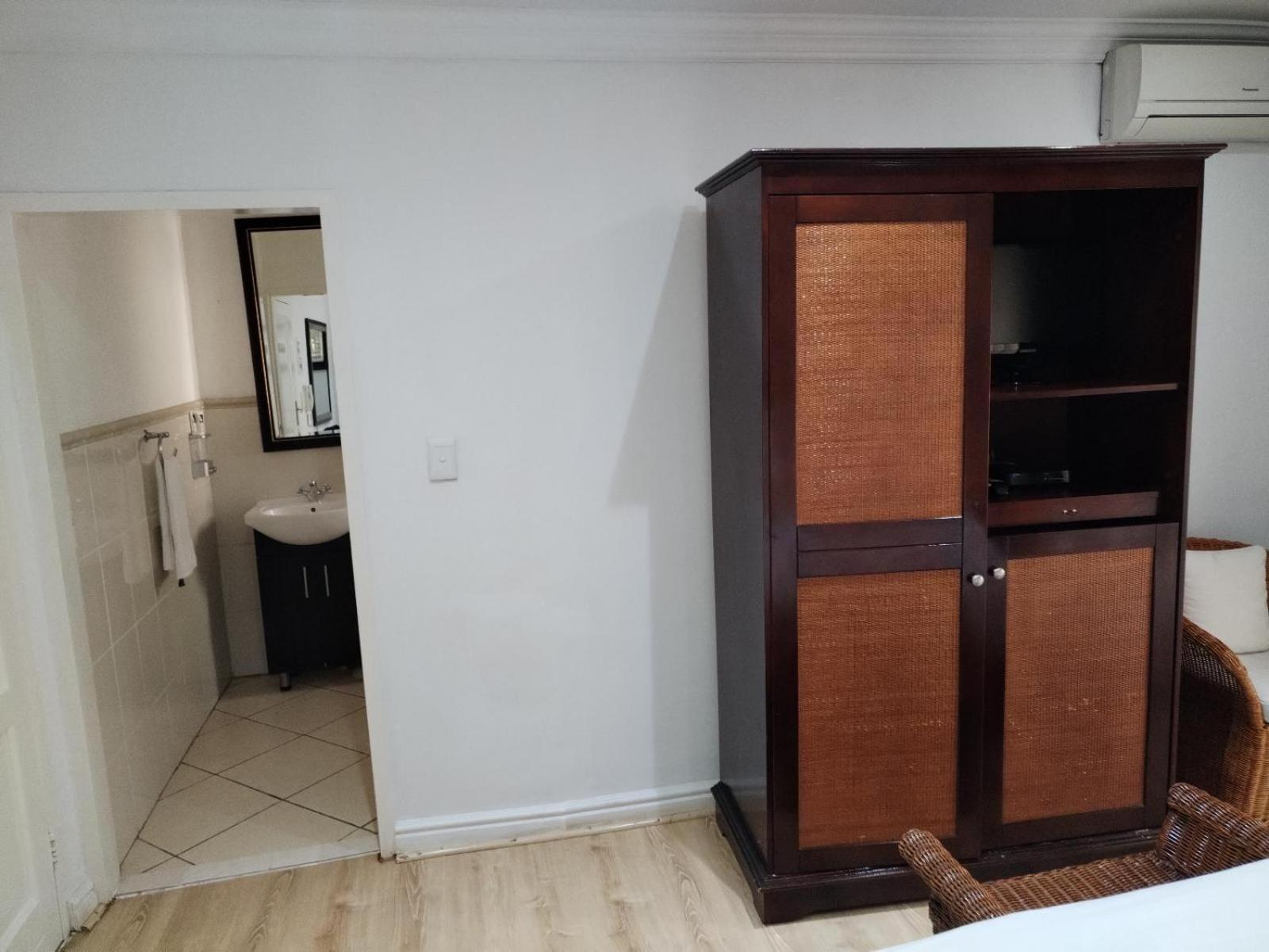 Standard Double Room photo 3