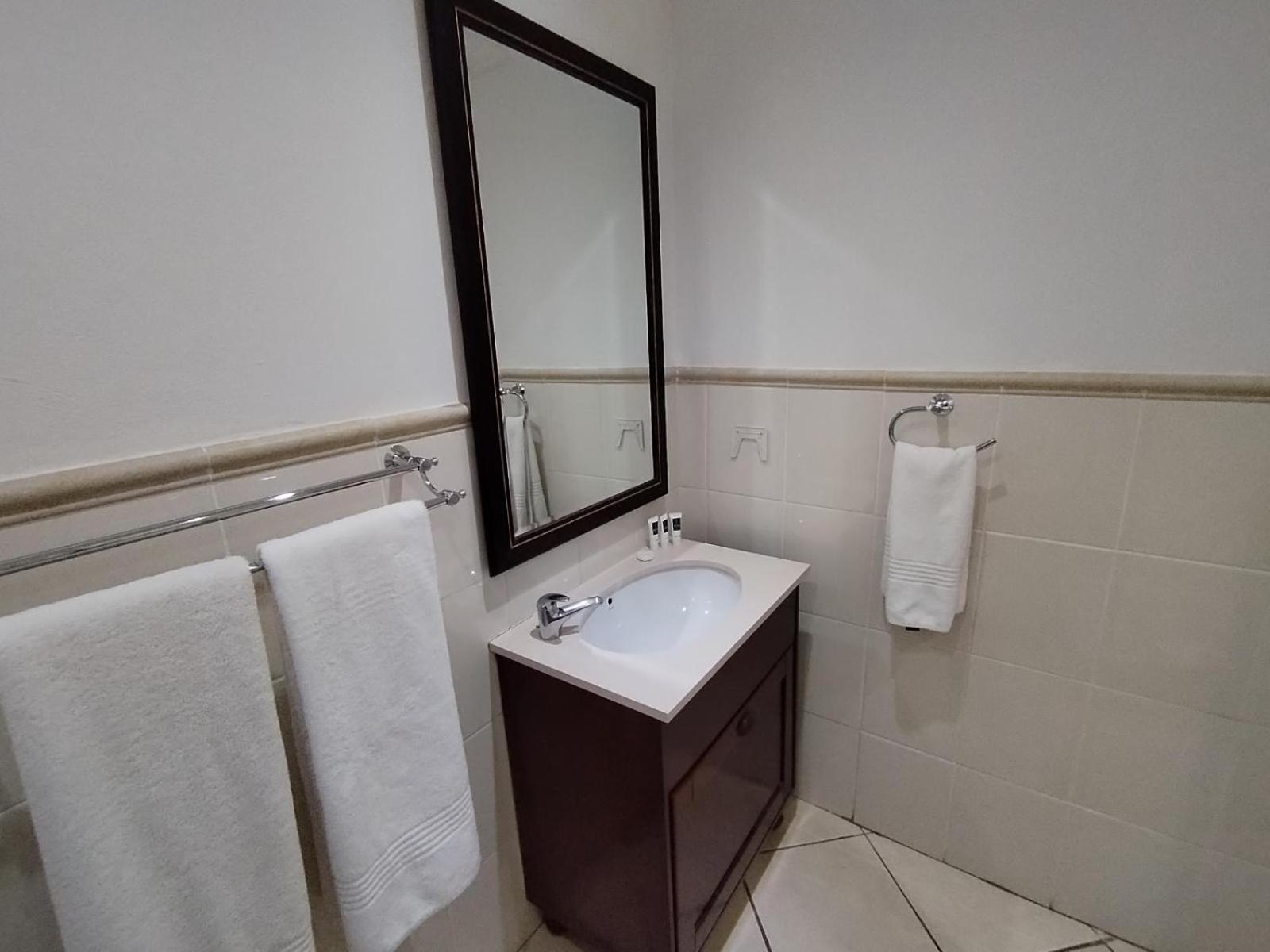 Standard Double or Twin Room photo 2