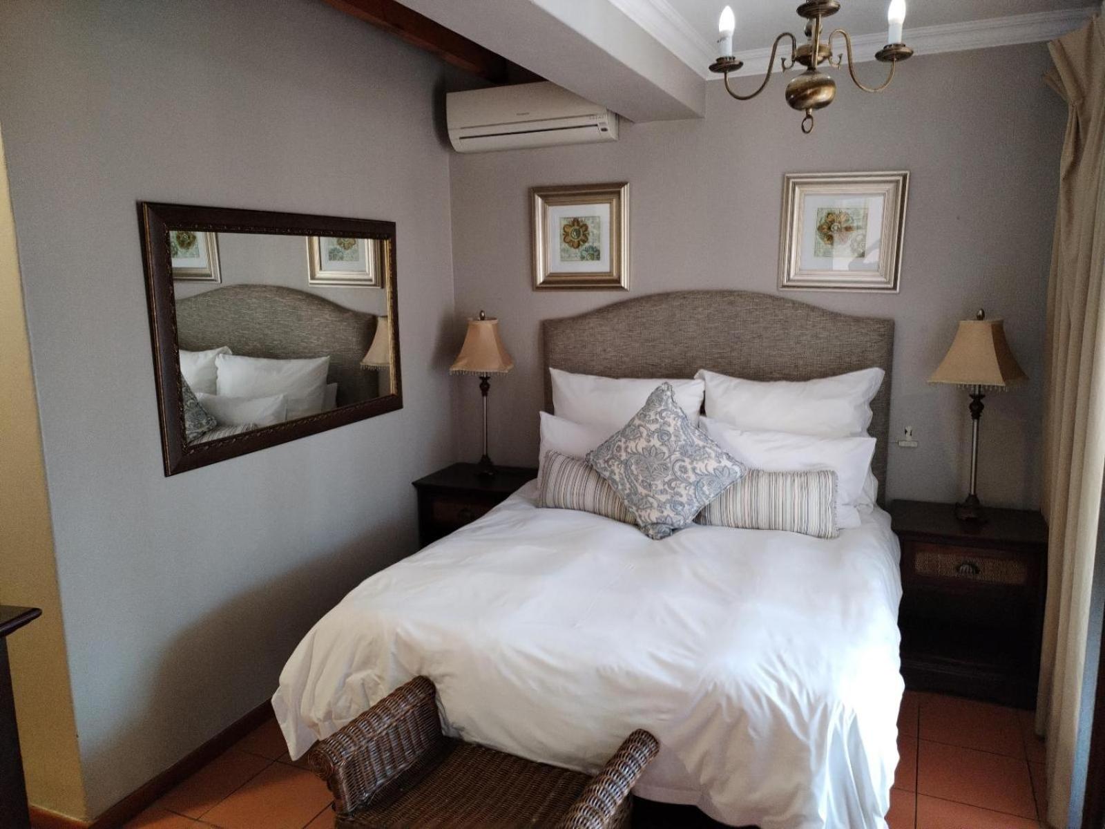 Queen Room photo 1