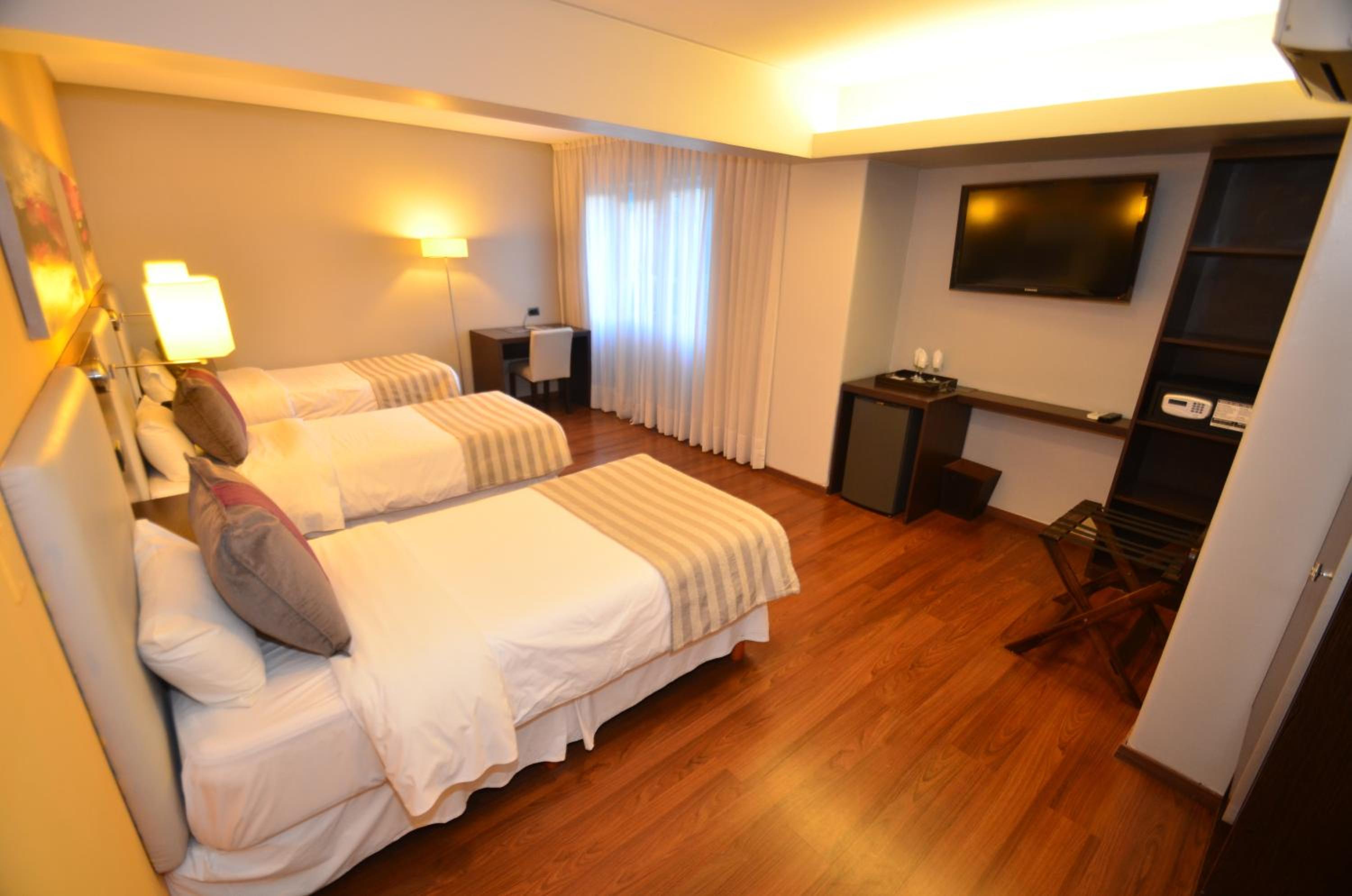 Superior Triple Room photo 2