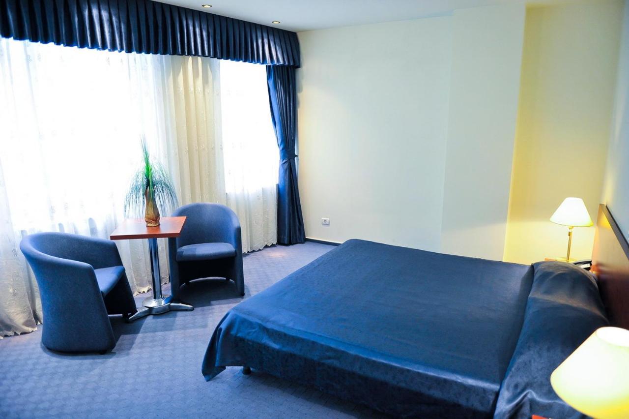 Standard Double Room - Photo 5