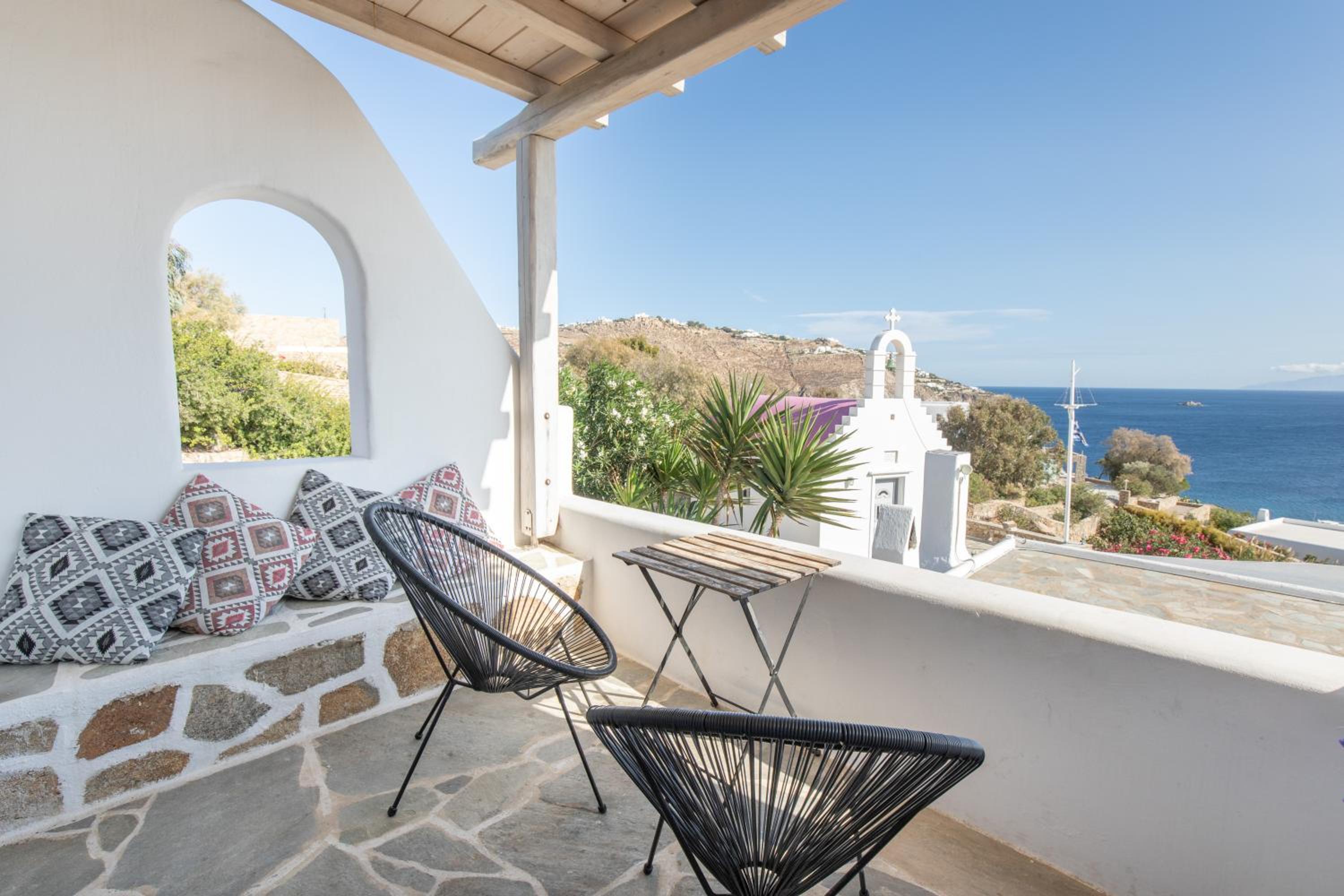 Deluxe Double Room with Balcony and Sea View photo 2