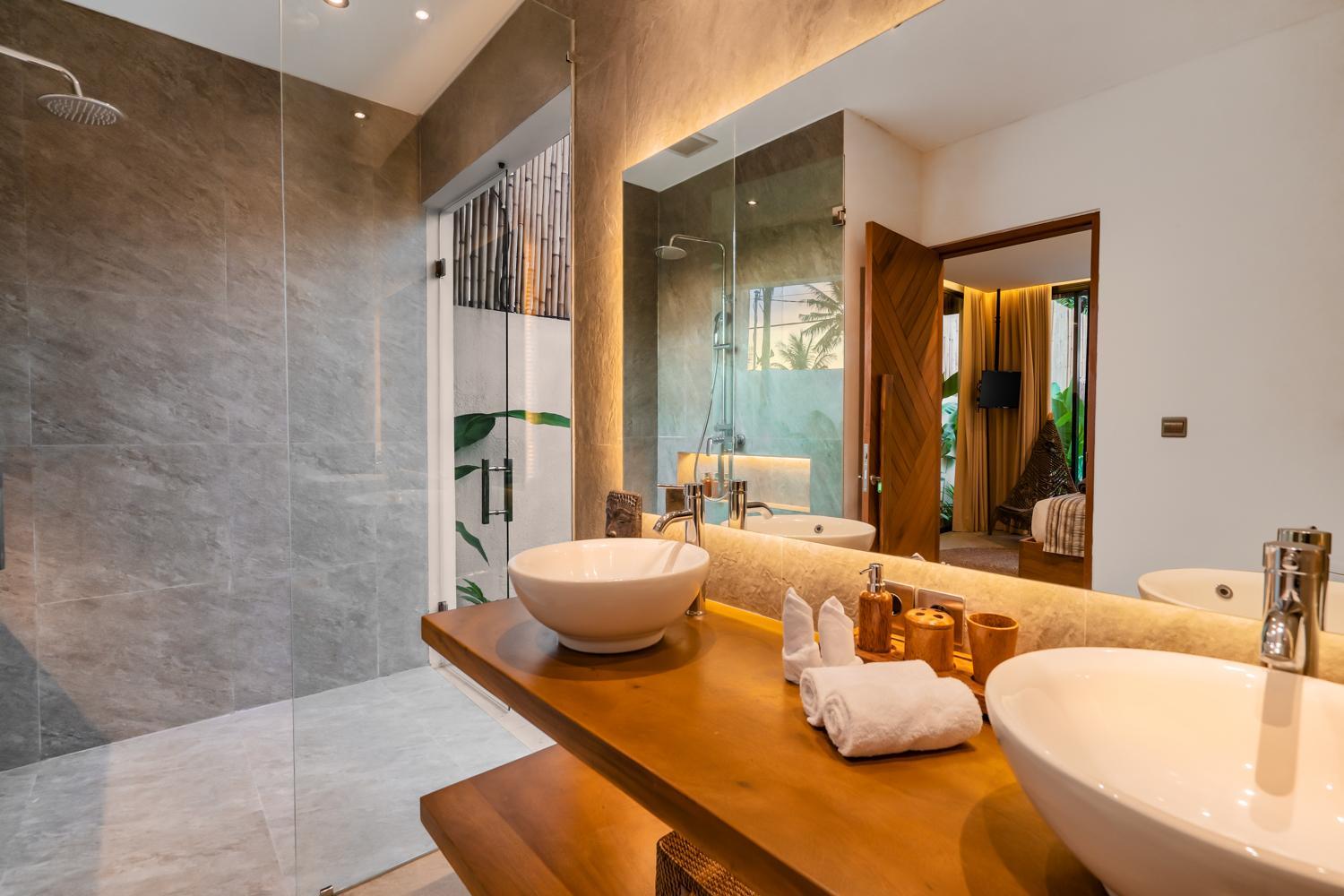Three-Bedroom Villa - Photo 9